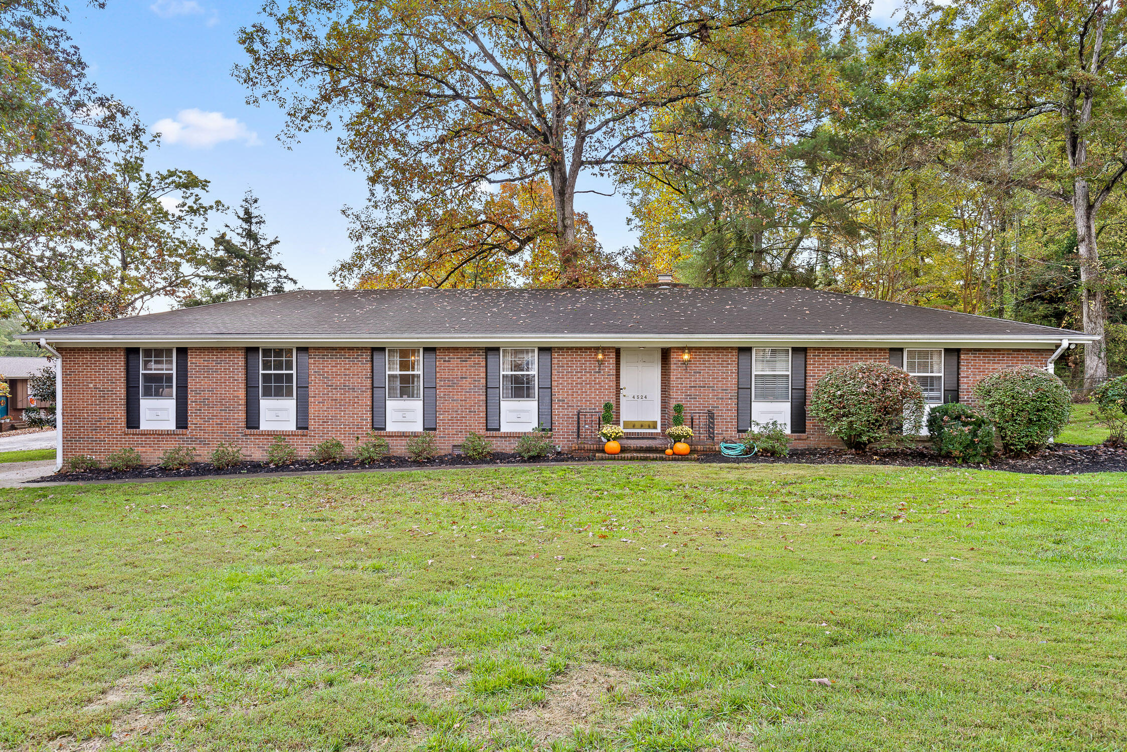 4524 W Ravenwood Drive