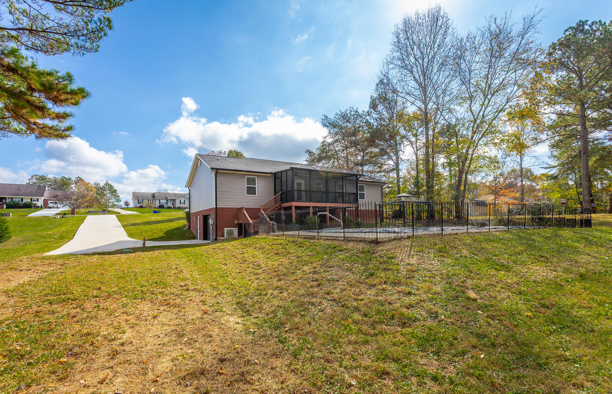 566 Ocoee Hills Circle NE