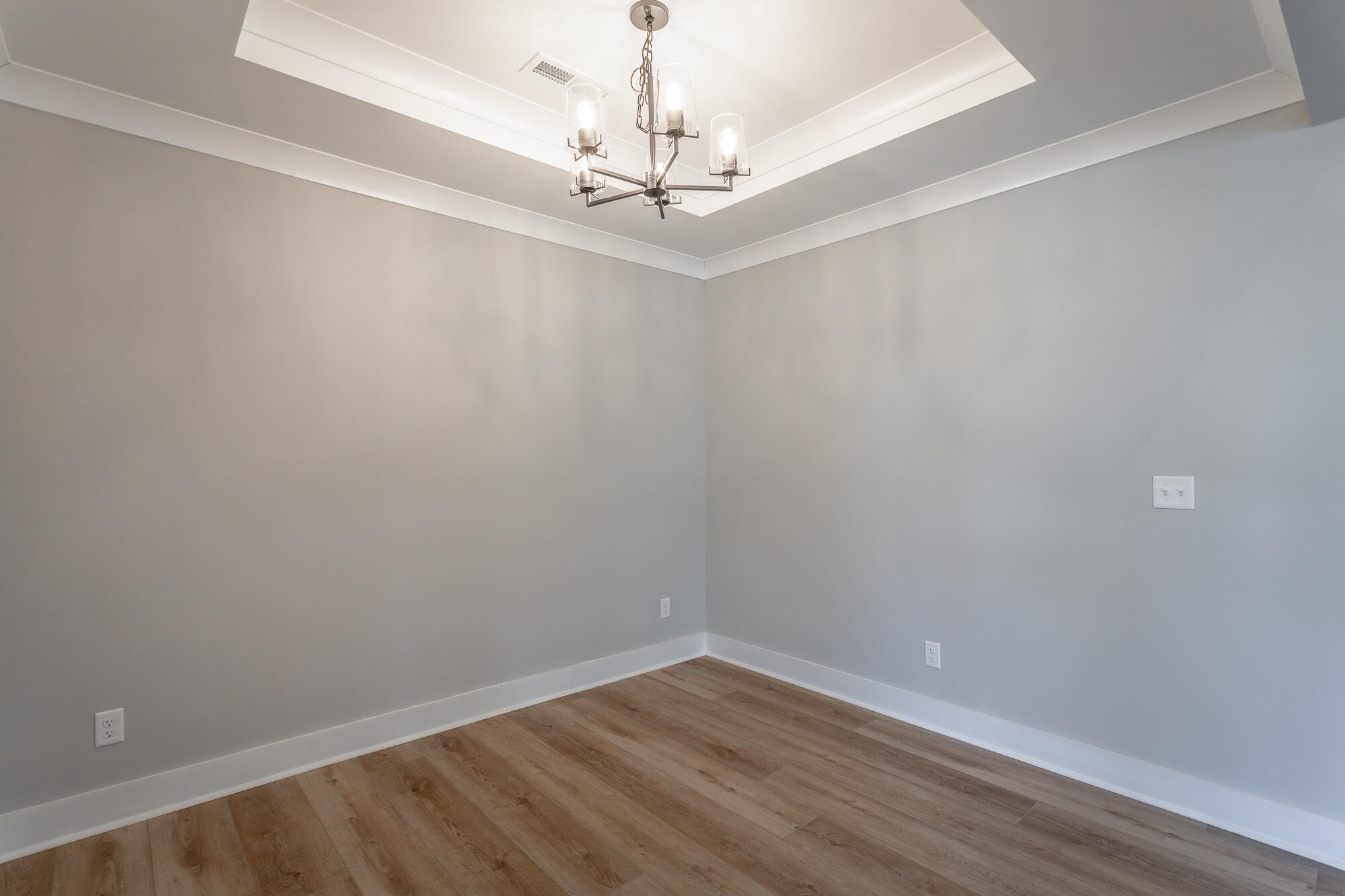 504 Willow Grove Ct