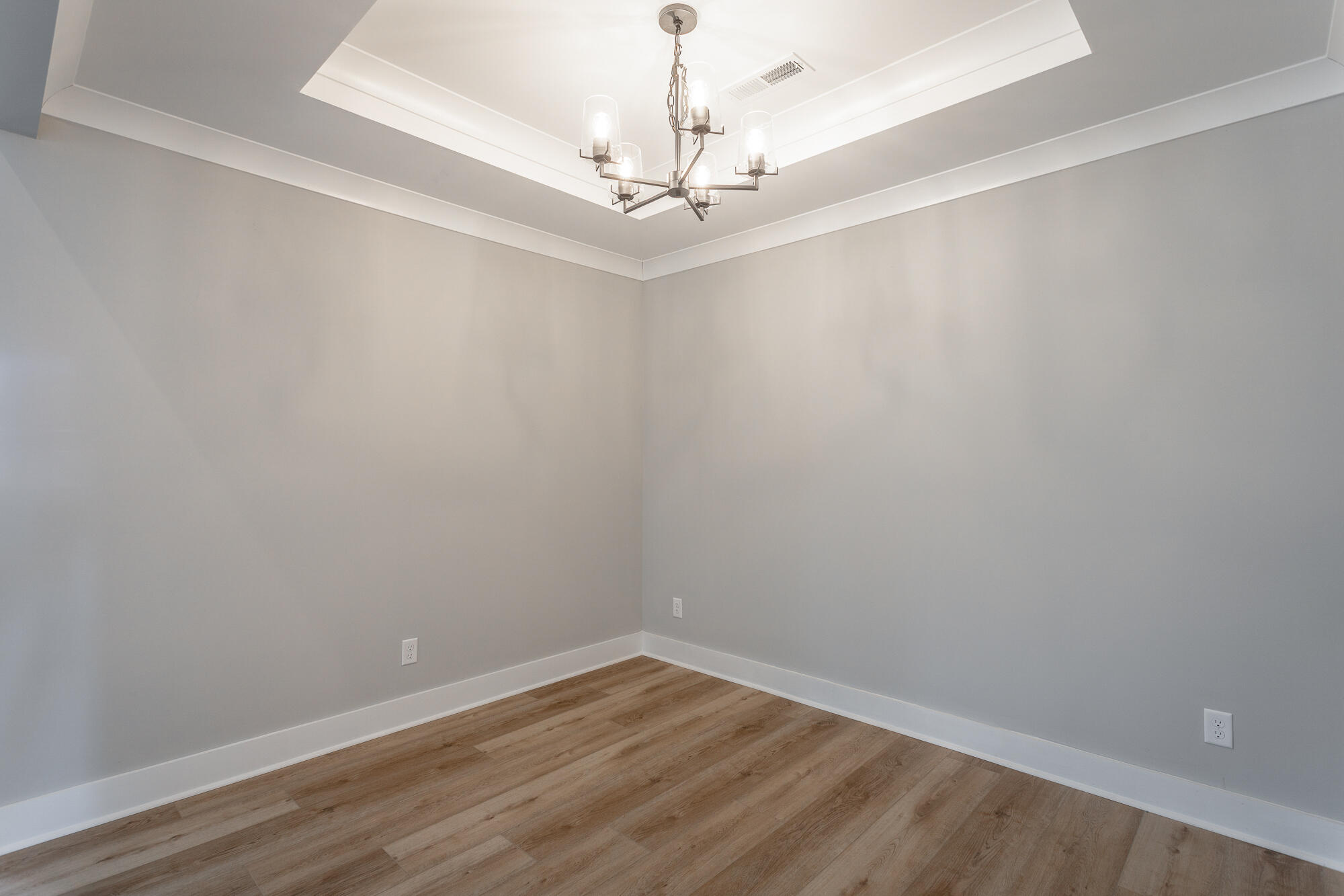 504 Willow Grove Ct