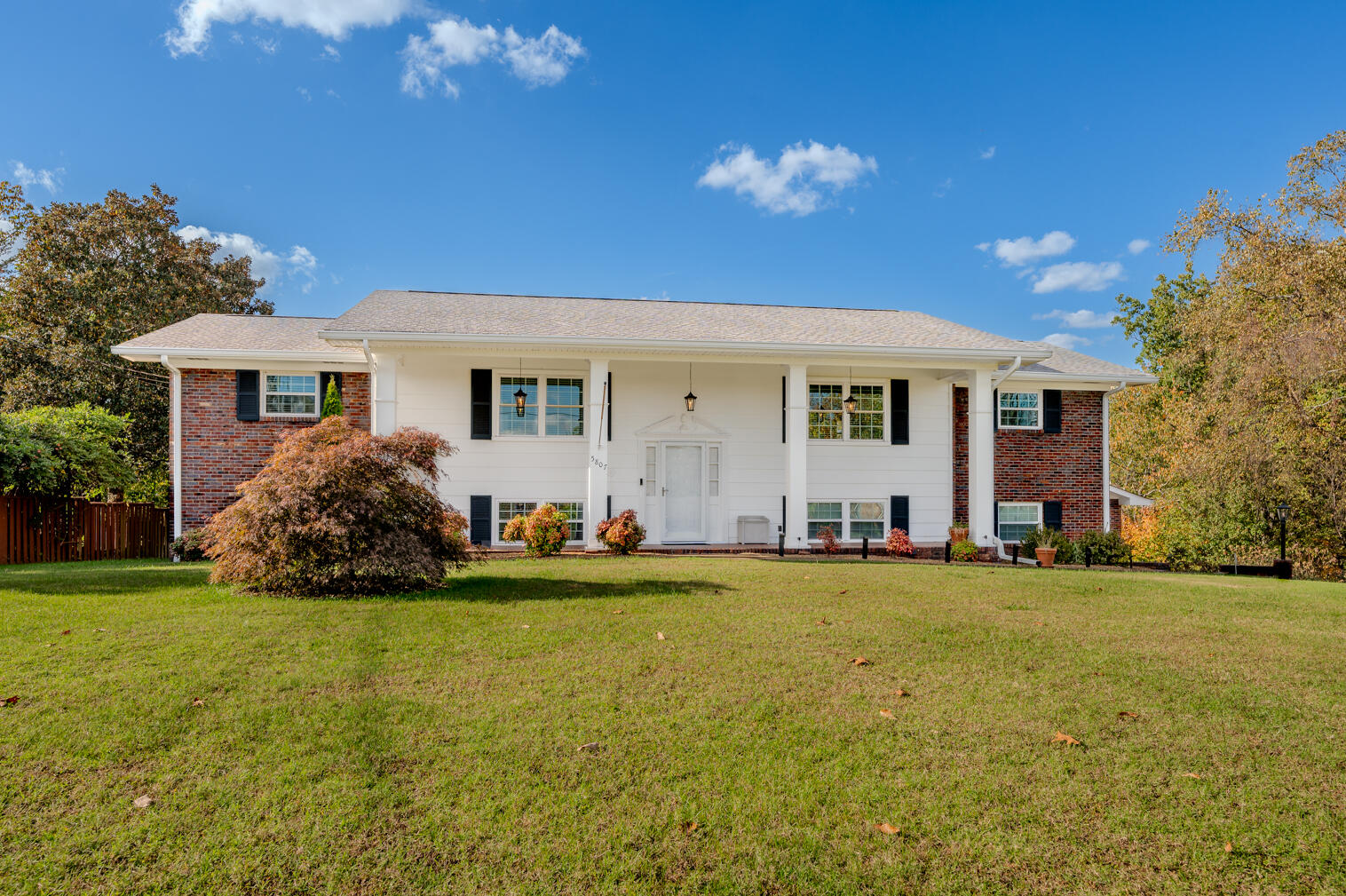 5807 Crestview Drive