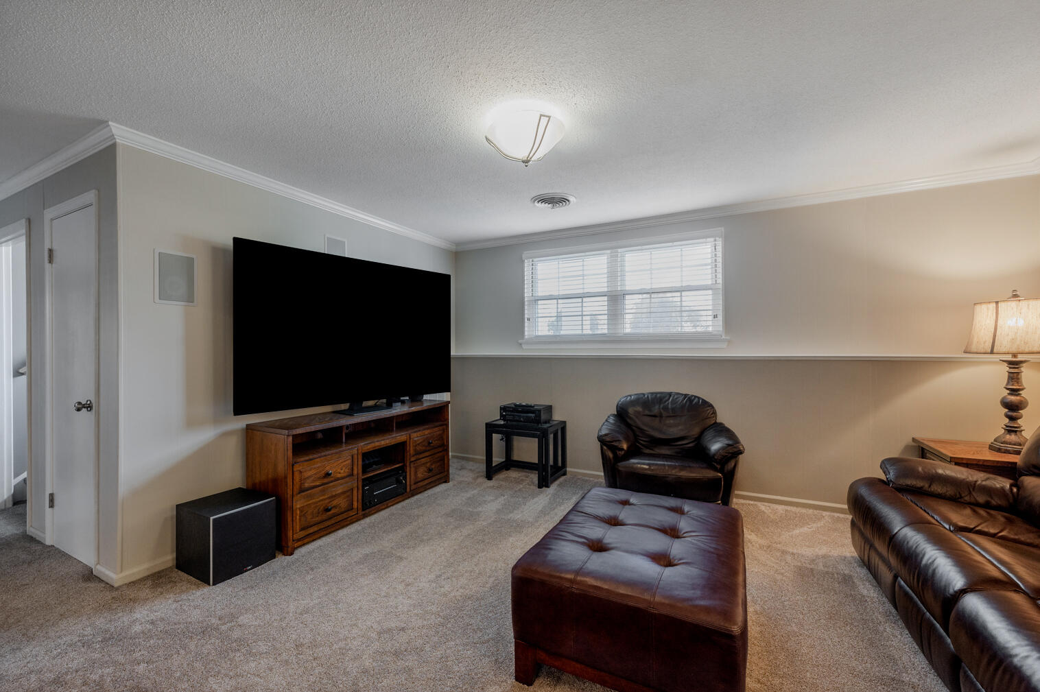 5807 Crestview Drive