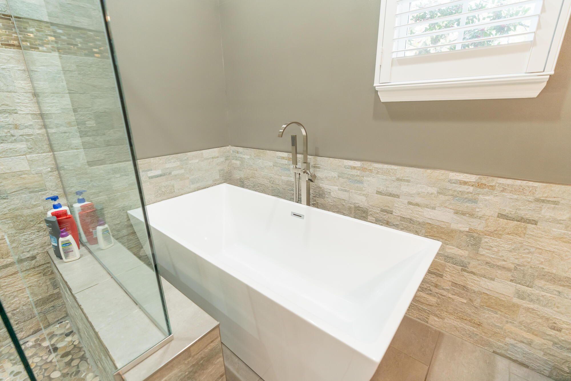 2515 Dogwood Garden Lane