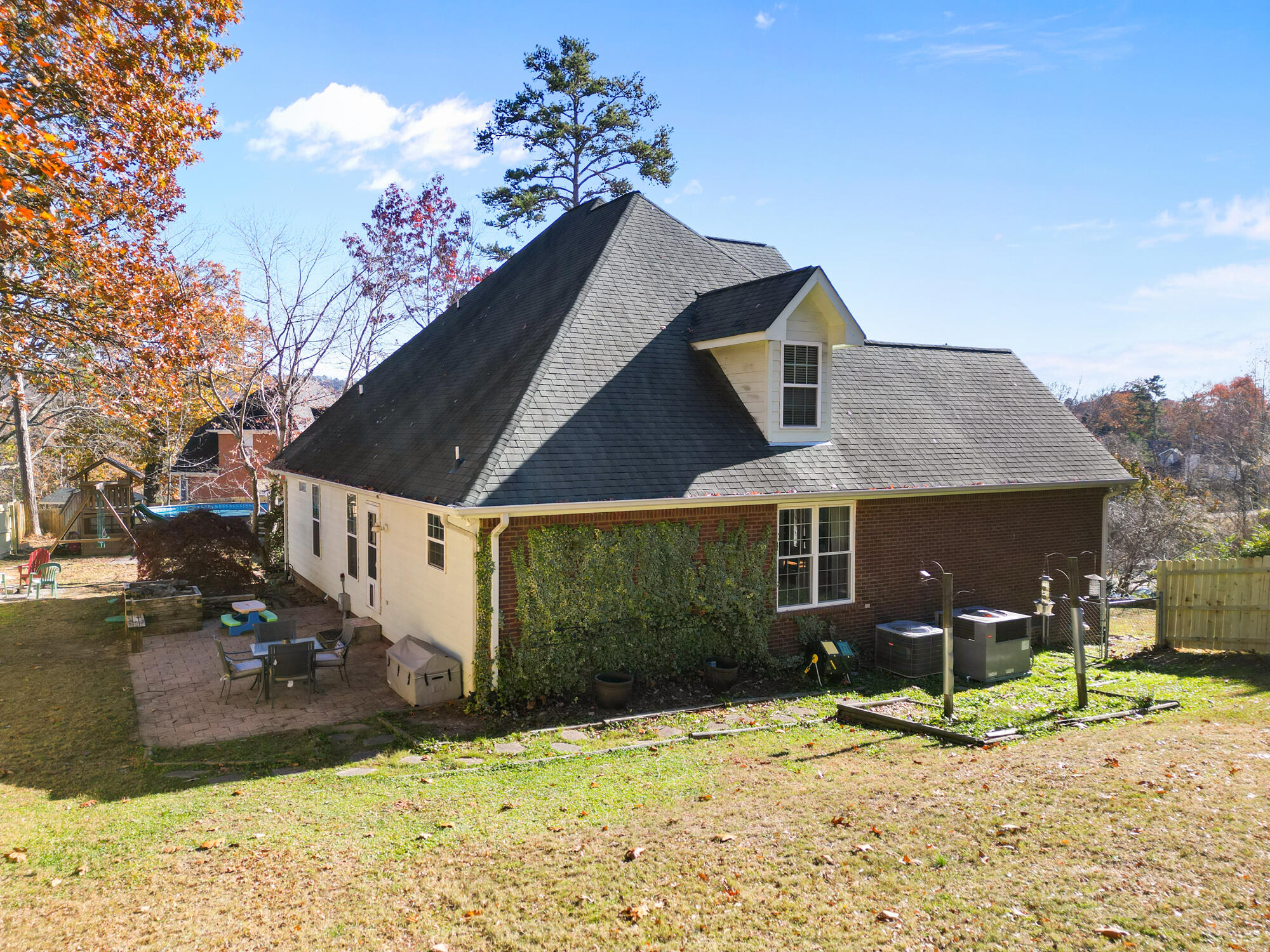 2515 Dogwood Garden Lane