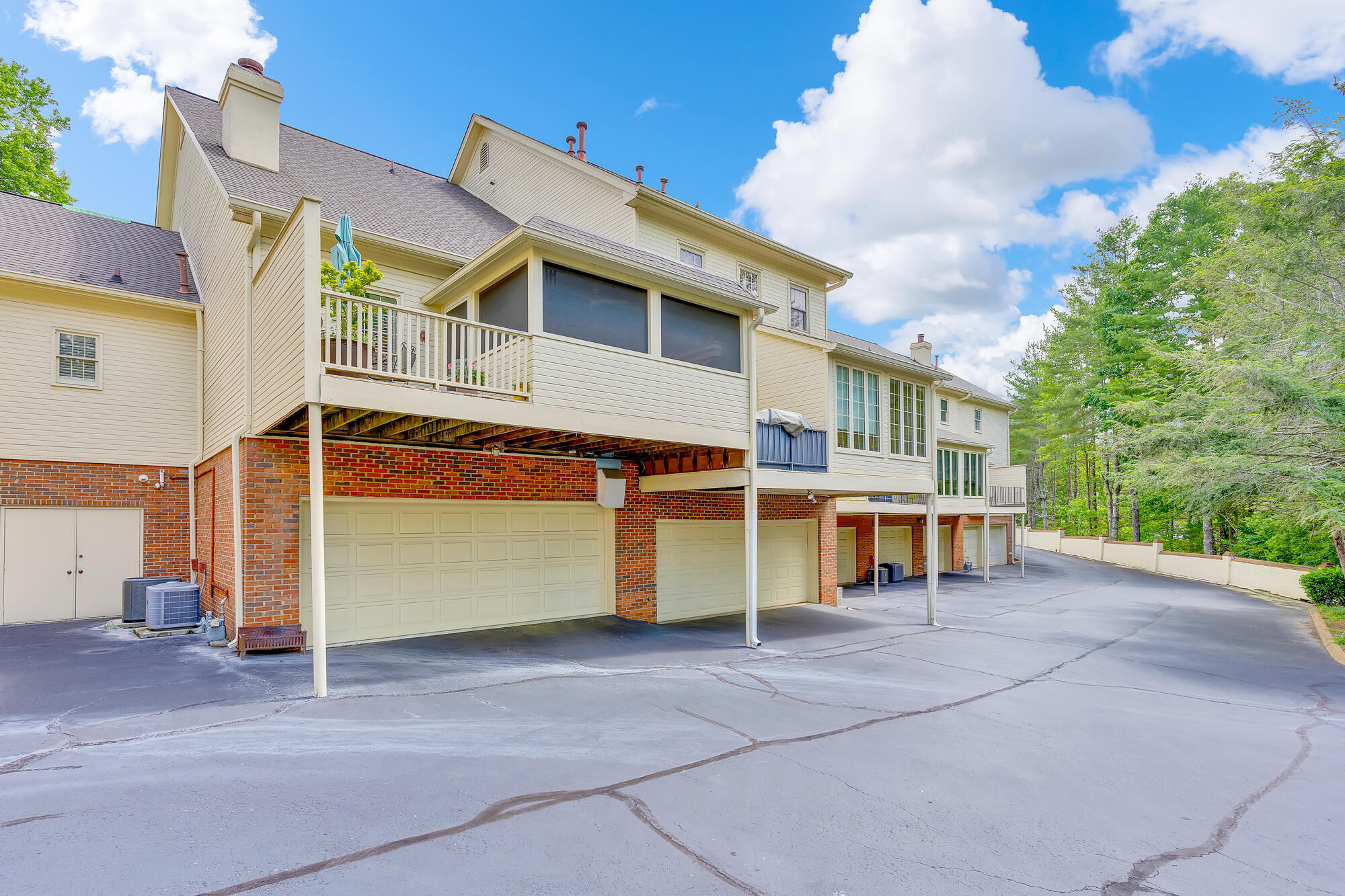 802 Signal Mountain Boulevard