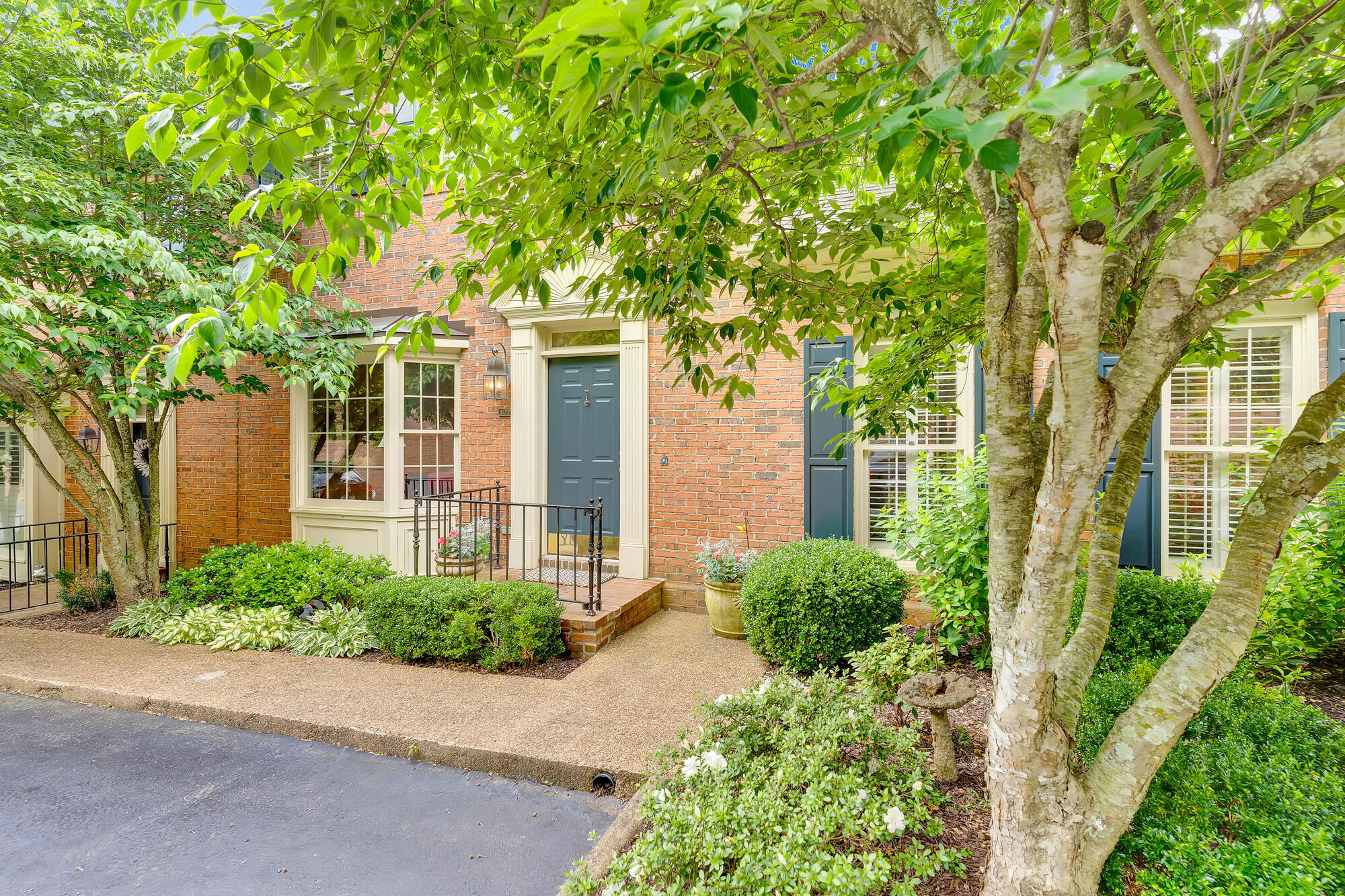 802 Signal Mountain Boulevard