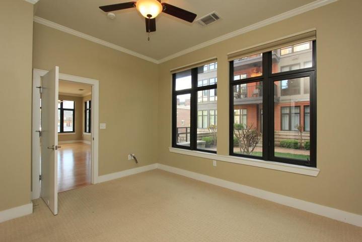 129 Walnut Street, #111