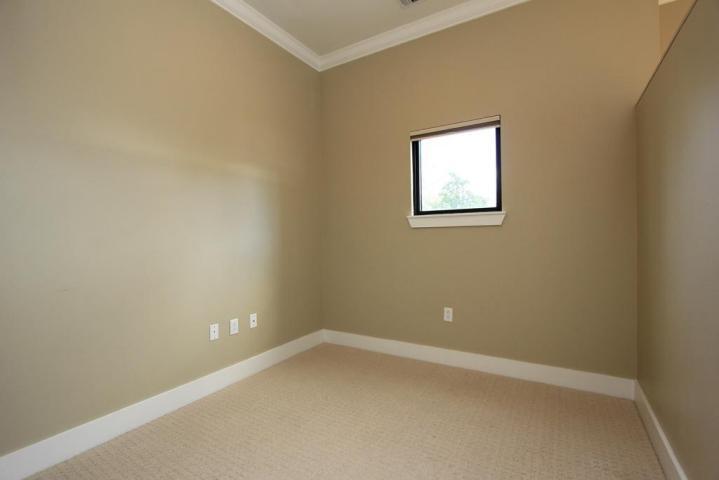 129 Walnut Street, #111
