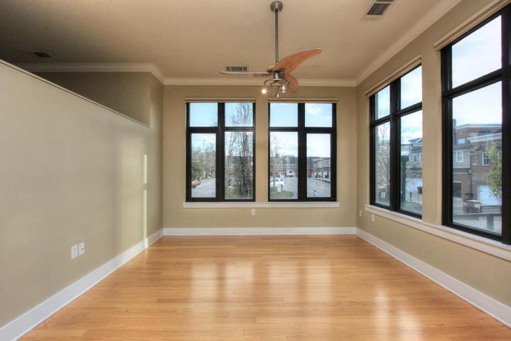129 Walnut Street, #111