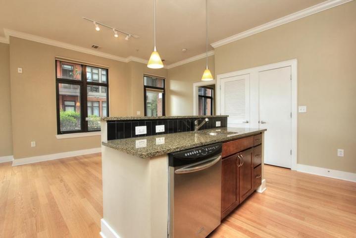 129 Walnut Street, #111