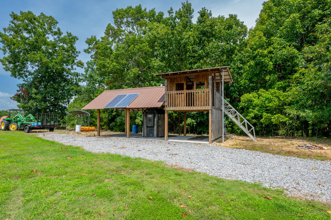 10677 Quarter Horse Lane