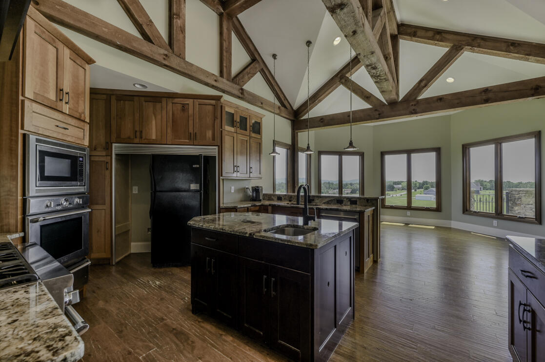 10677 Quarter Horse Lane