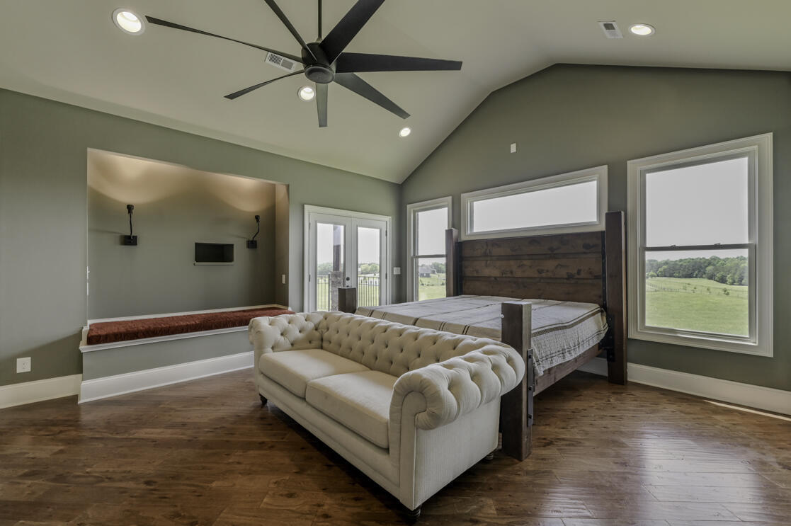 10677 Quarter Horse Lane