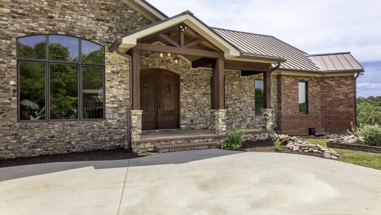 10677 Quarter Horse Lane