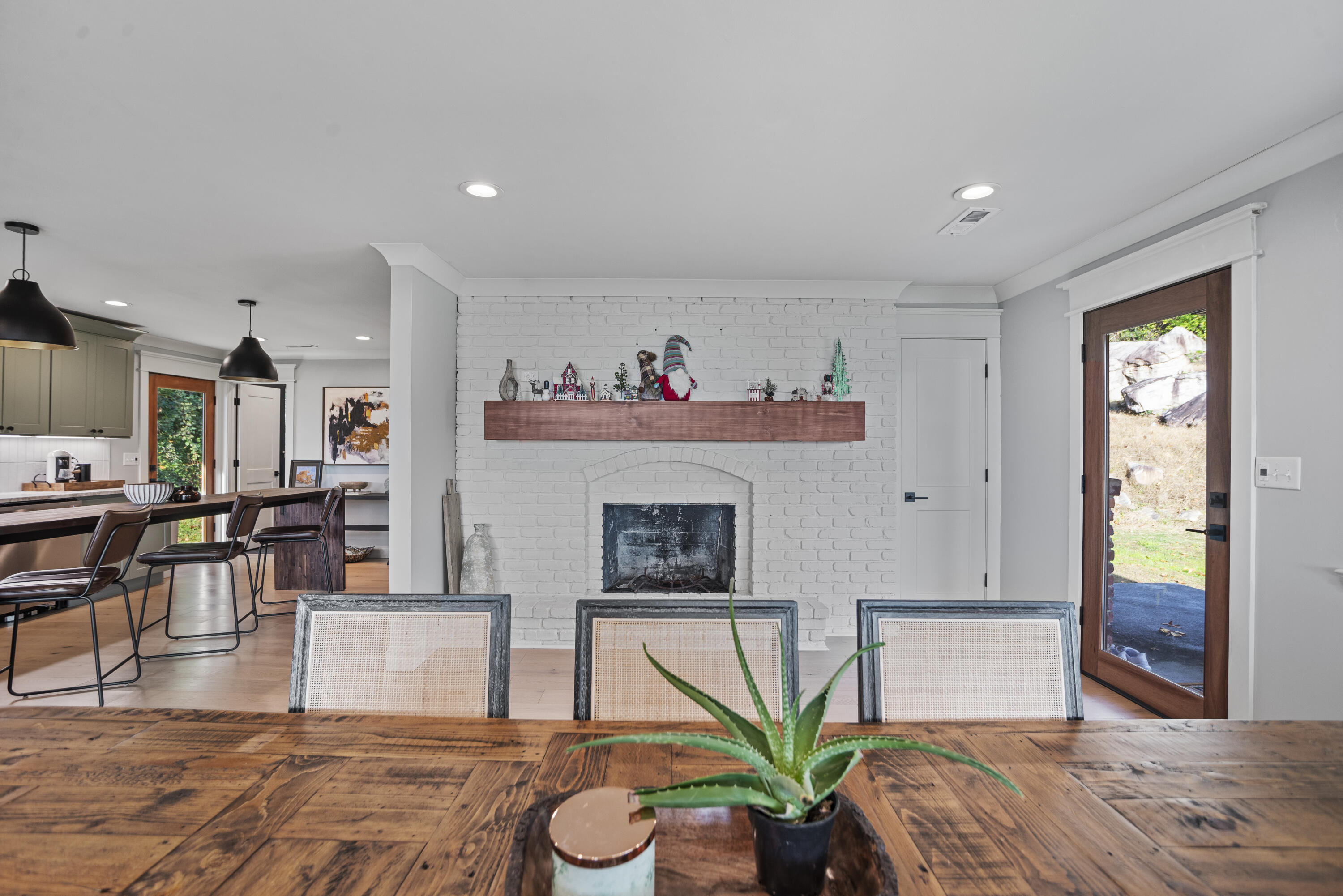 4201 W Road