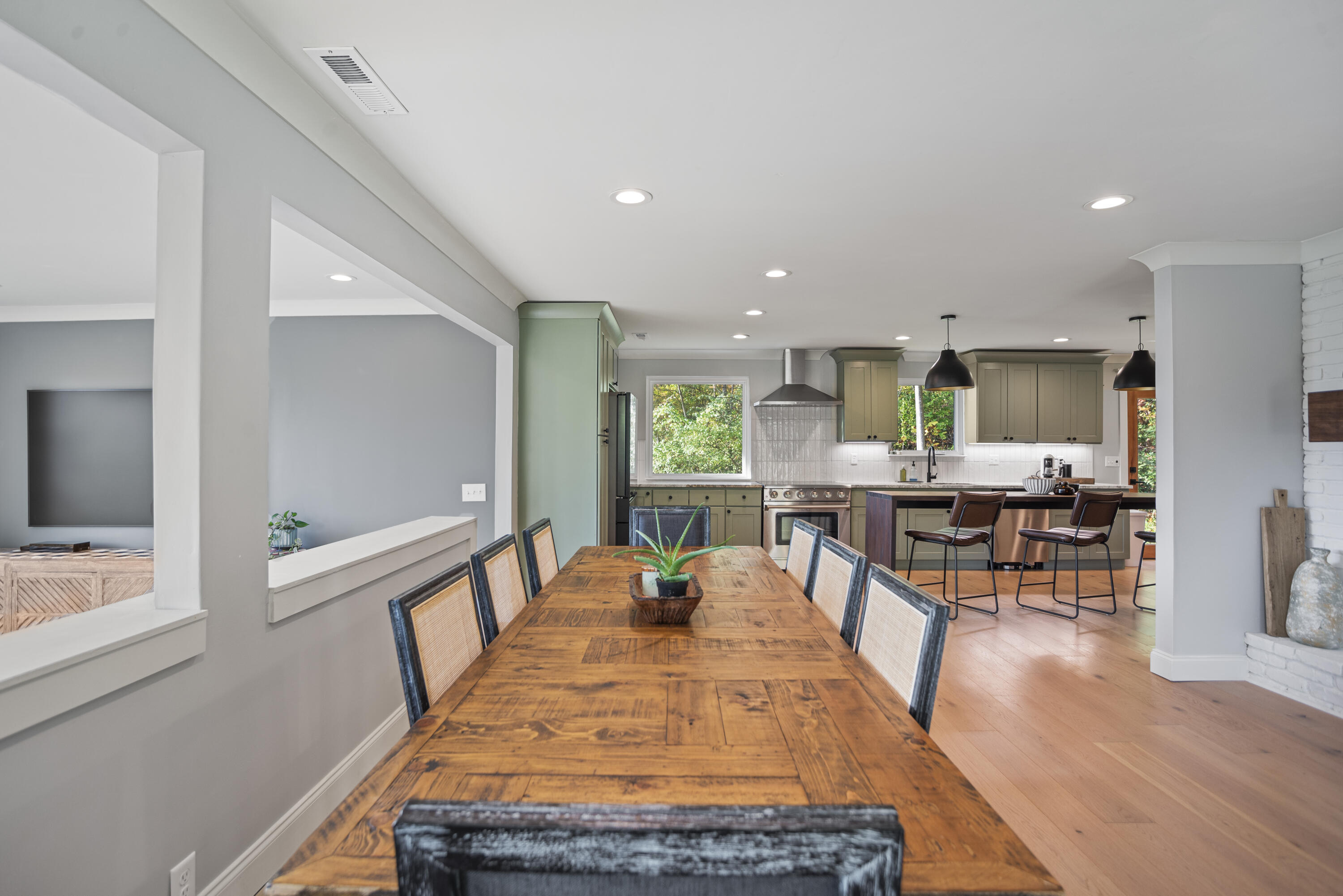 4201 W Road