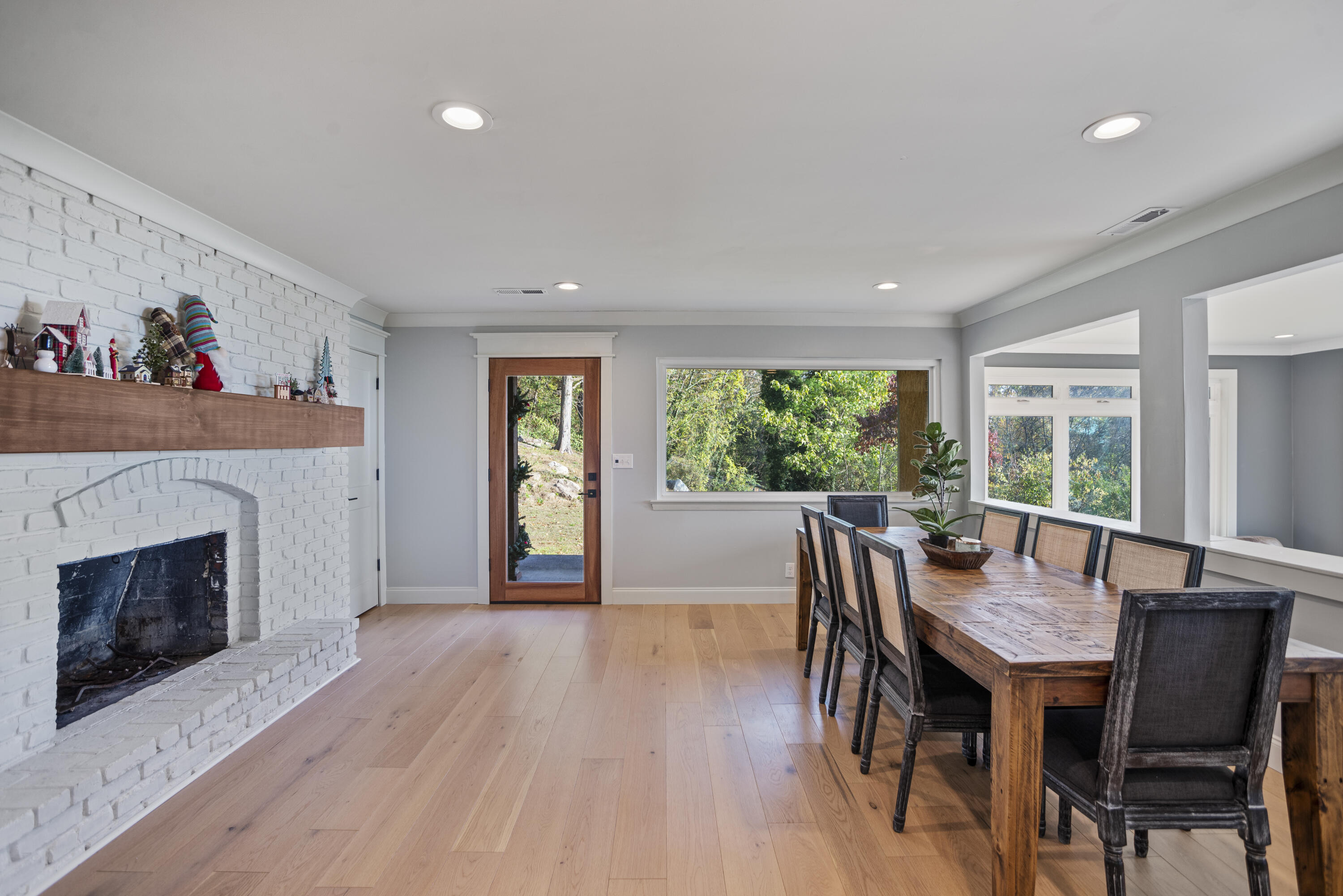 4201 W Road
