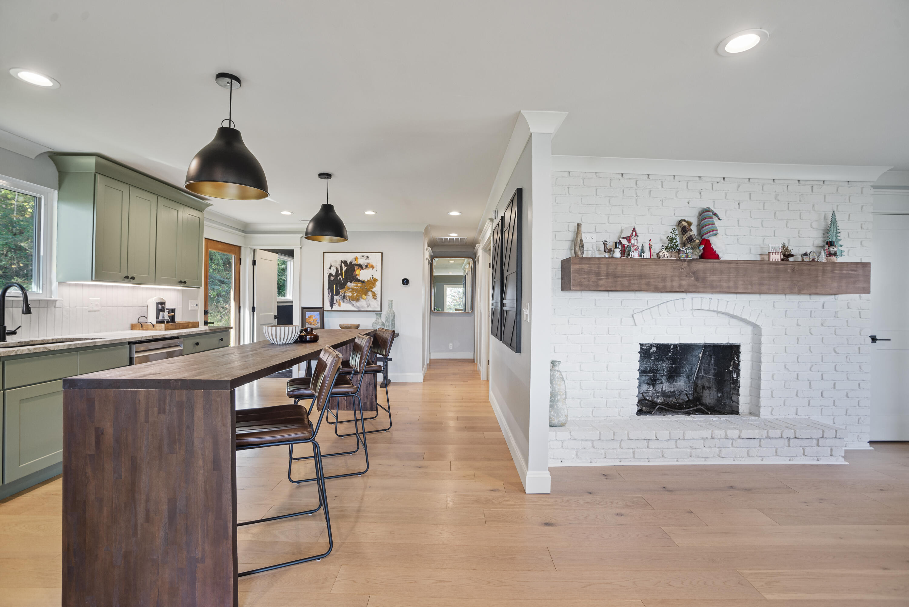 4201 W Road