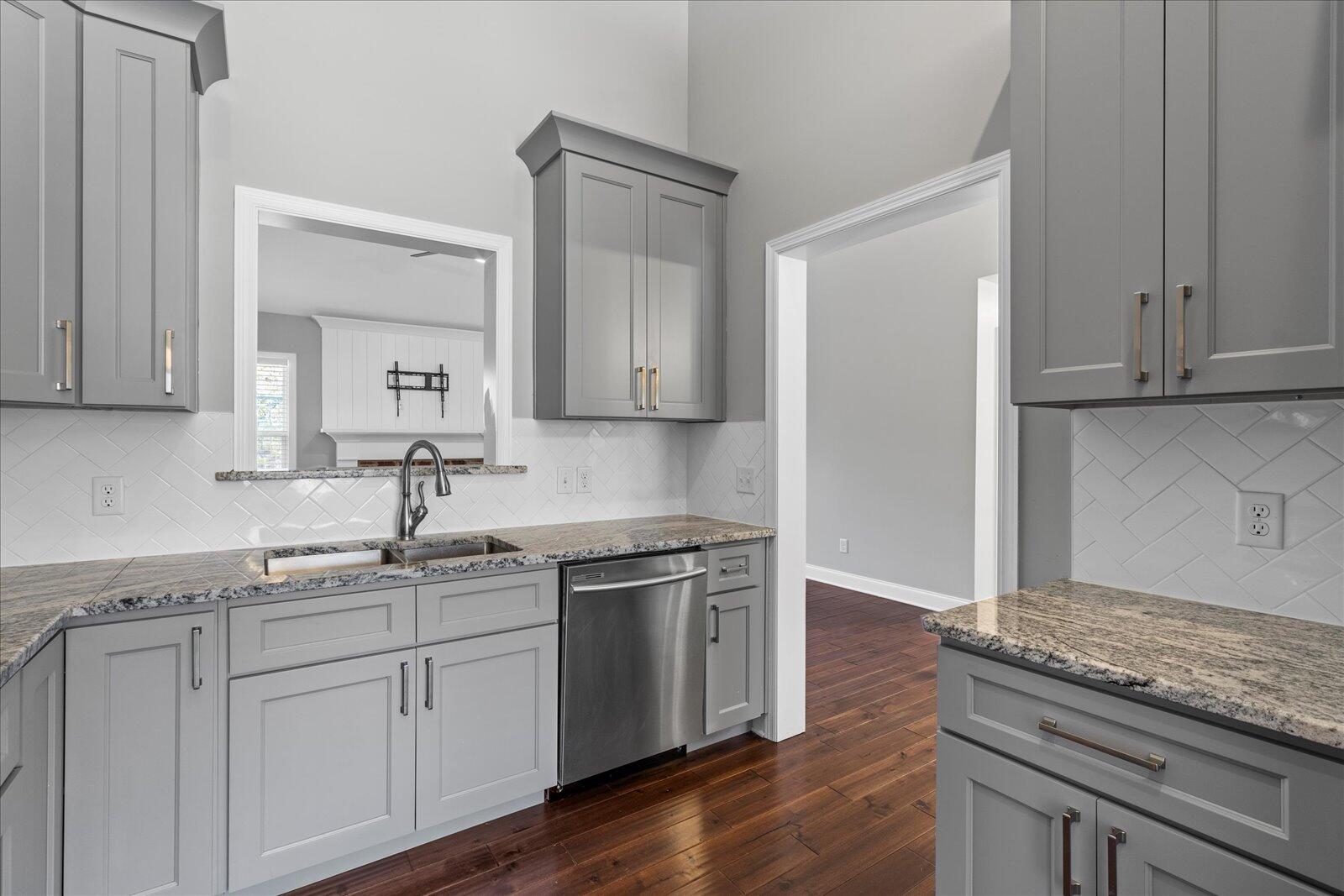 6534 Frankfurt Road, Lot No. 1517