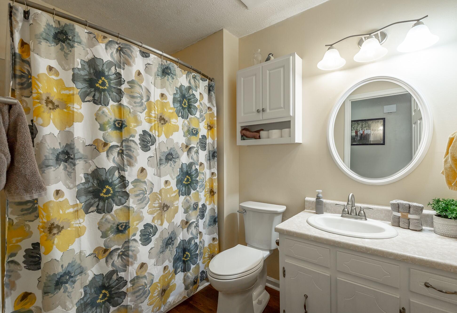 207 Smoketree Circle