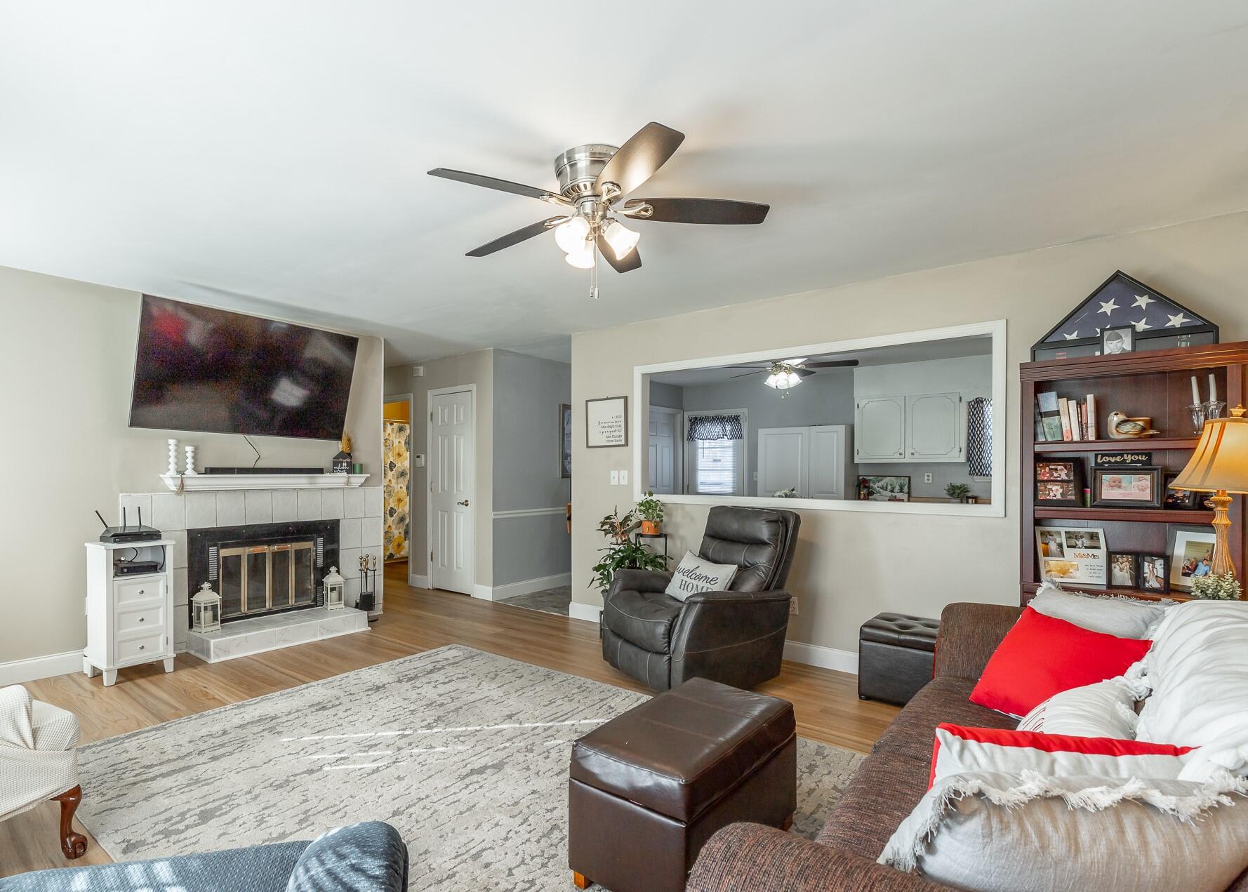 207 Smoketree Circle