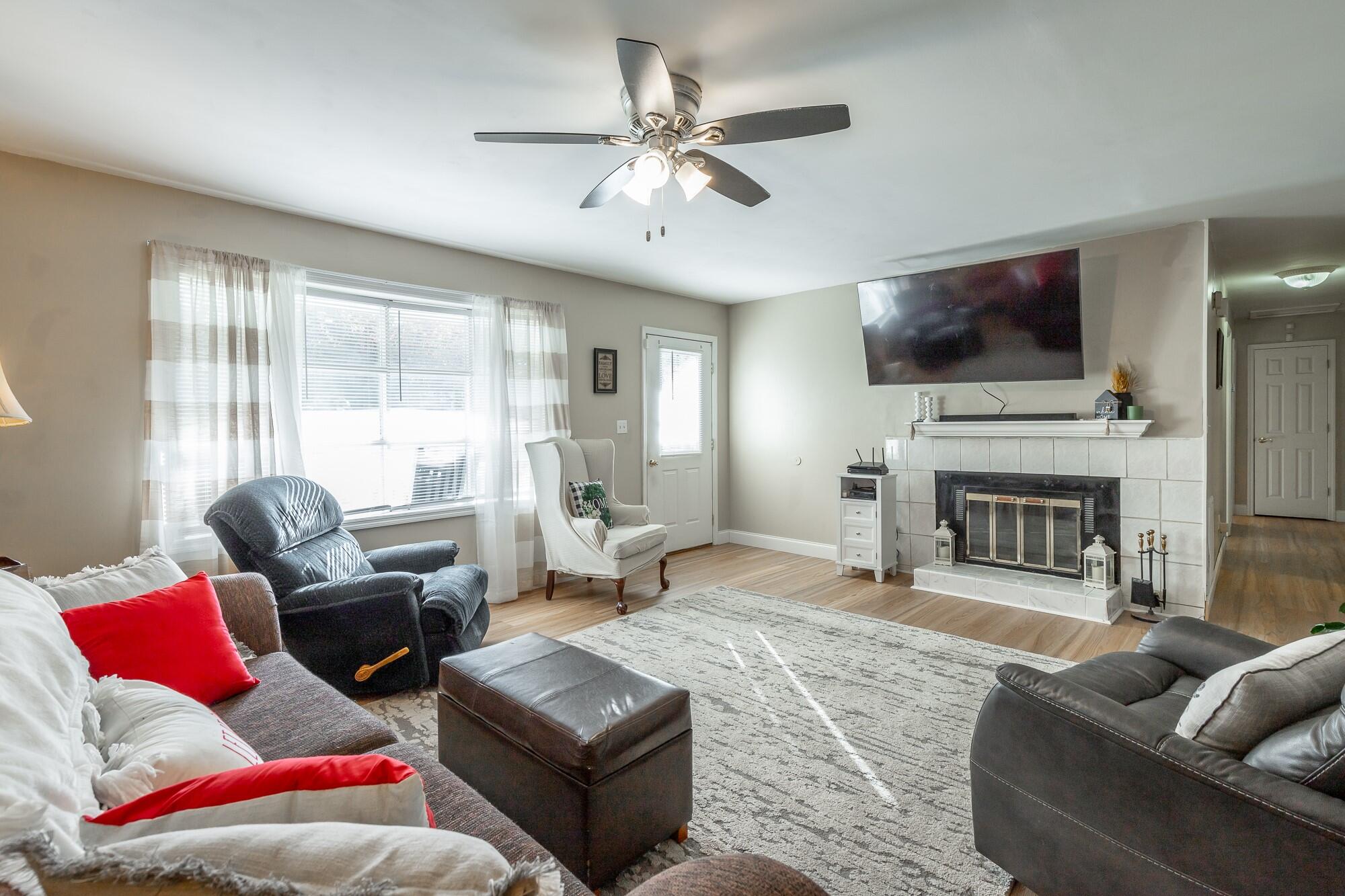 207 Smoketree Circle