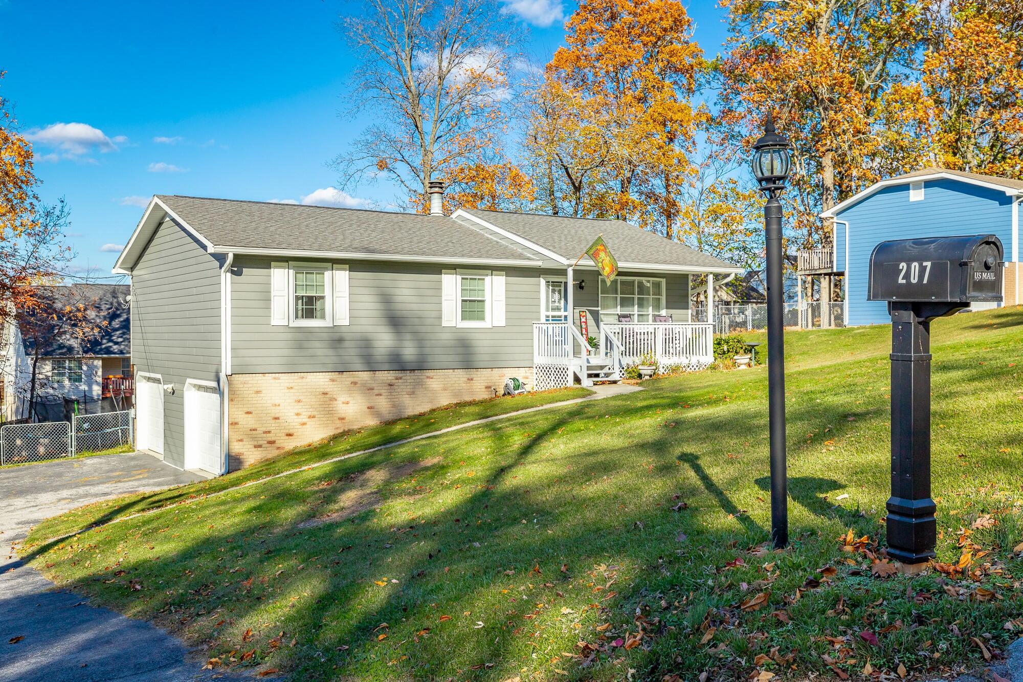 207 Smoketree Circle