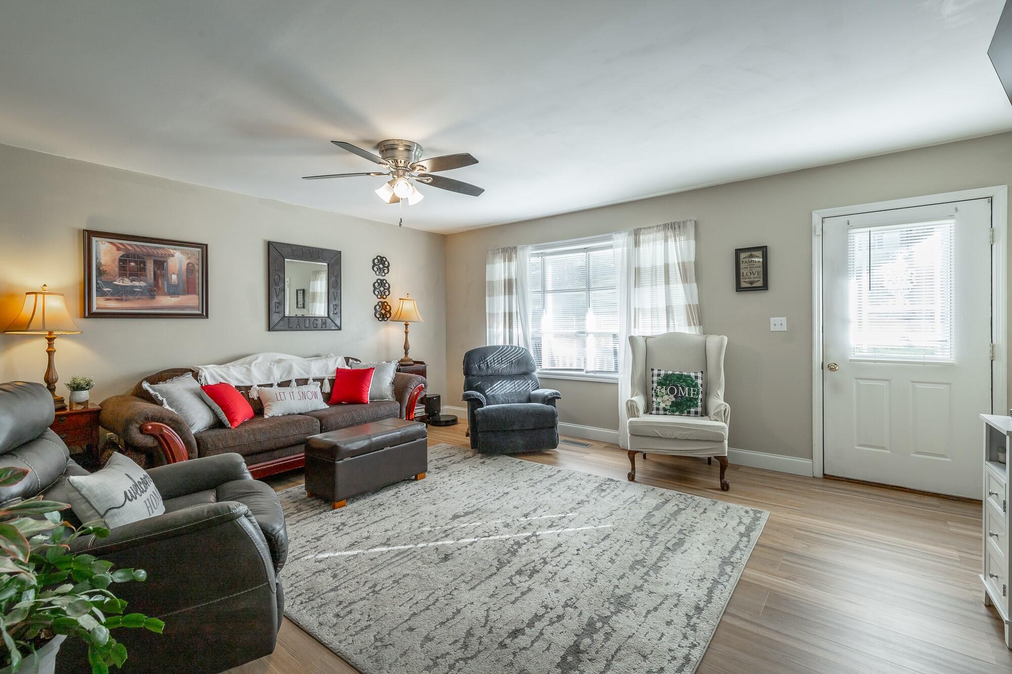 207 Smoketree Circle