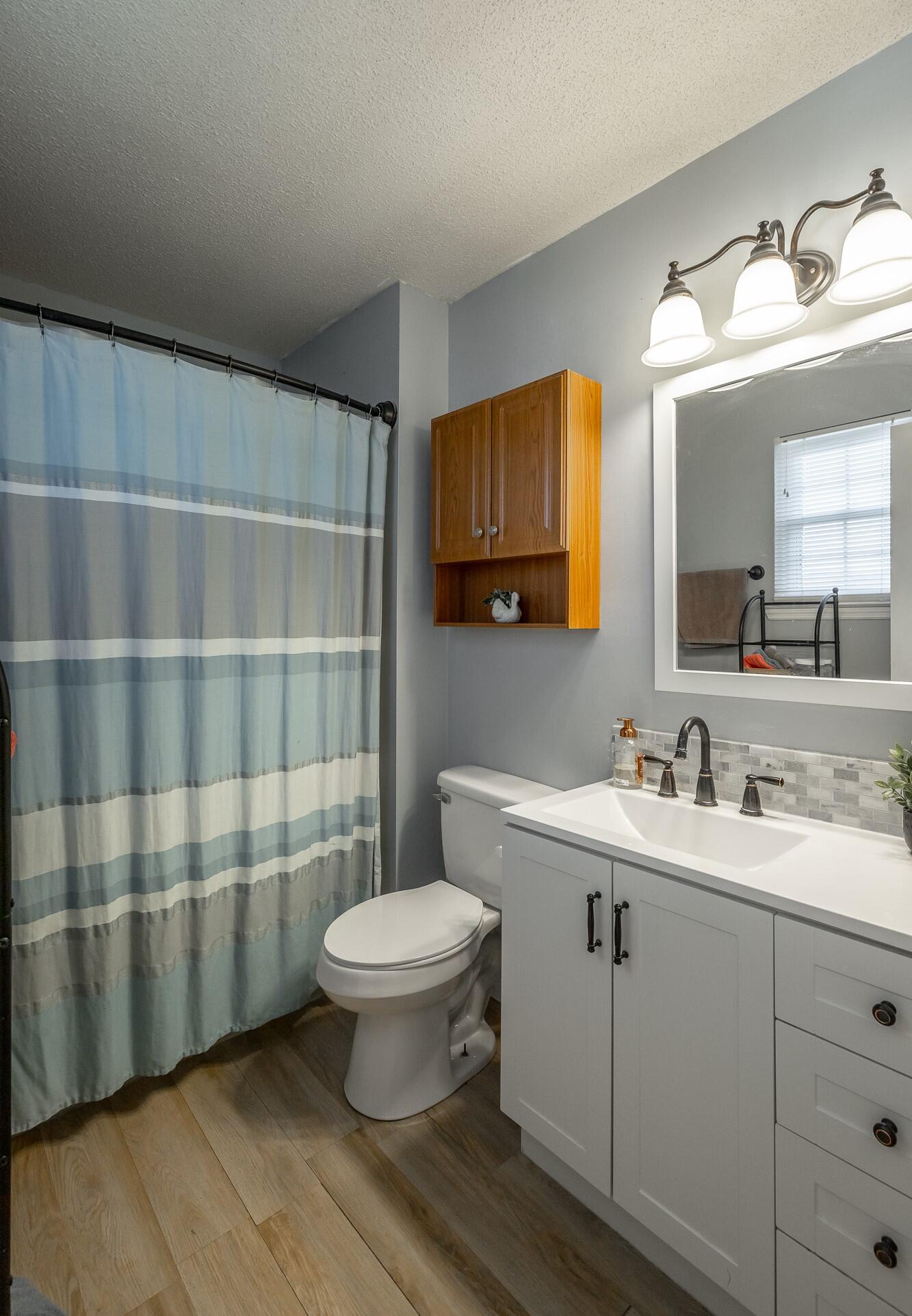 207 Smoketree Circle