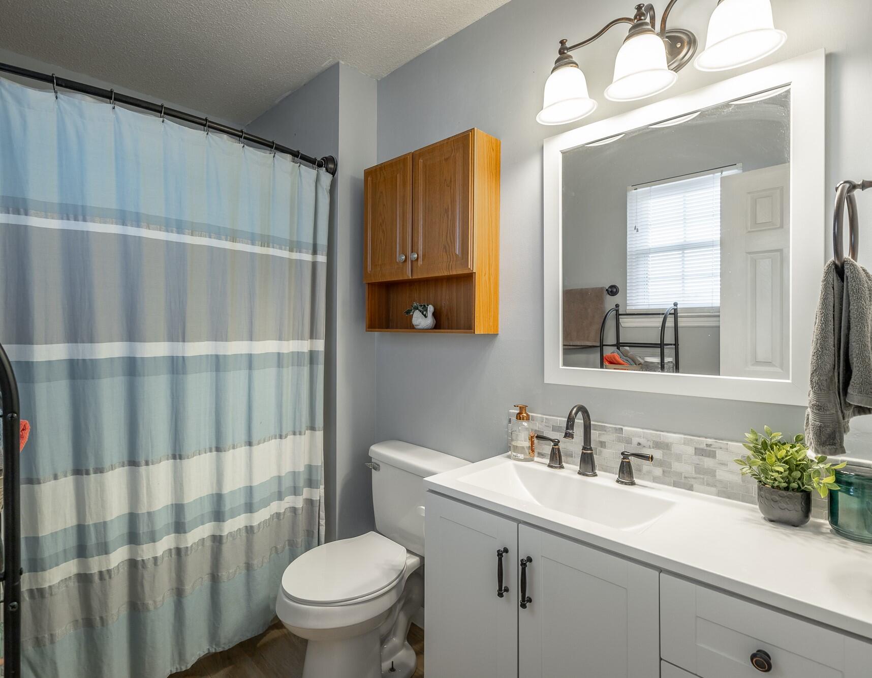 207 Smoketree Circle