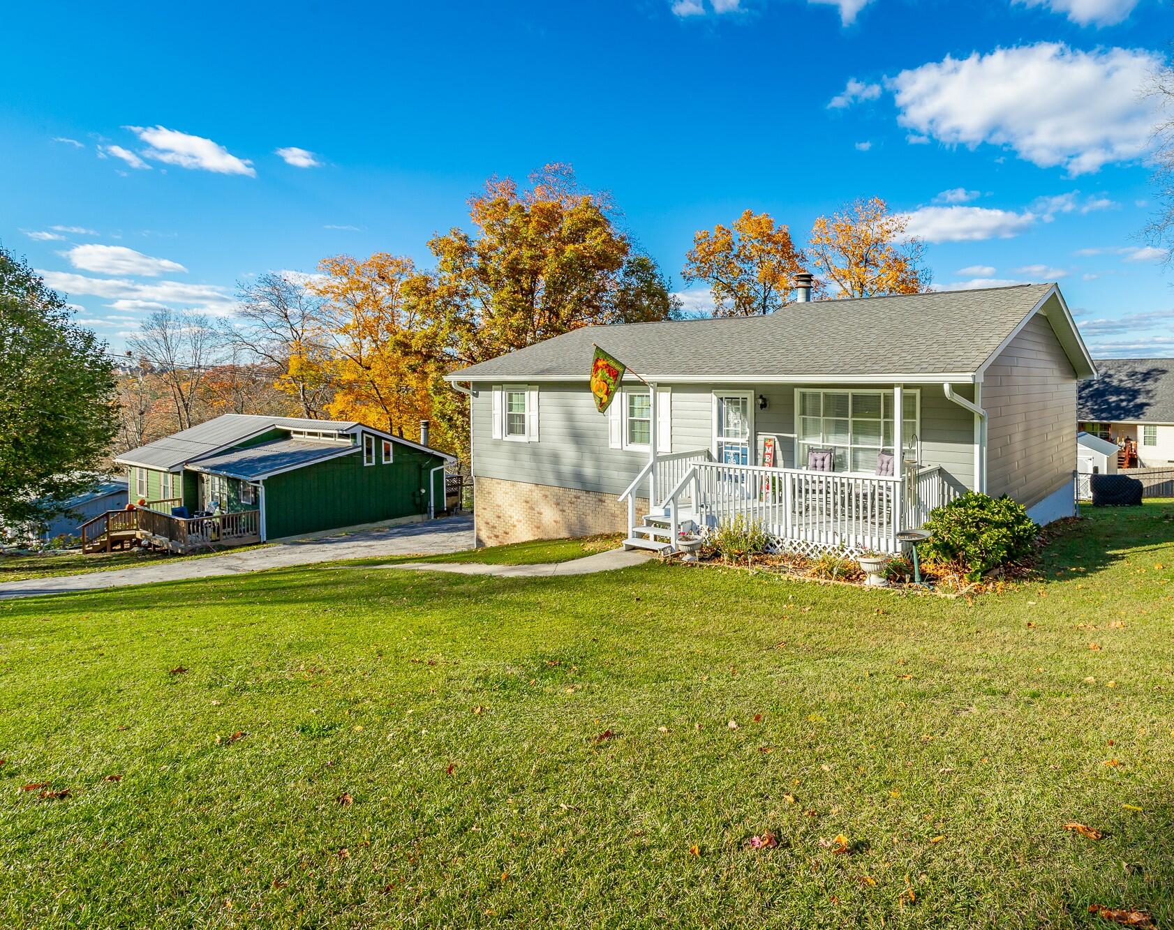 207 Smoketree Circle