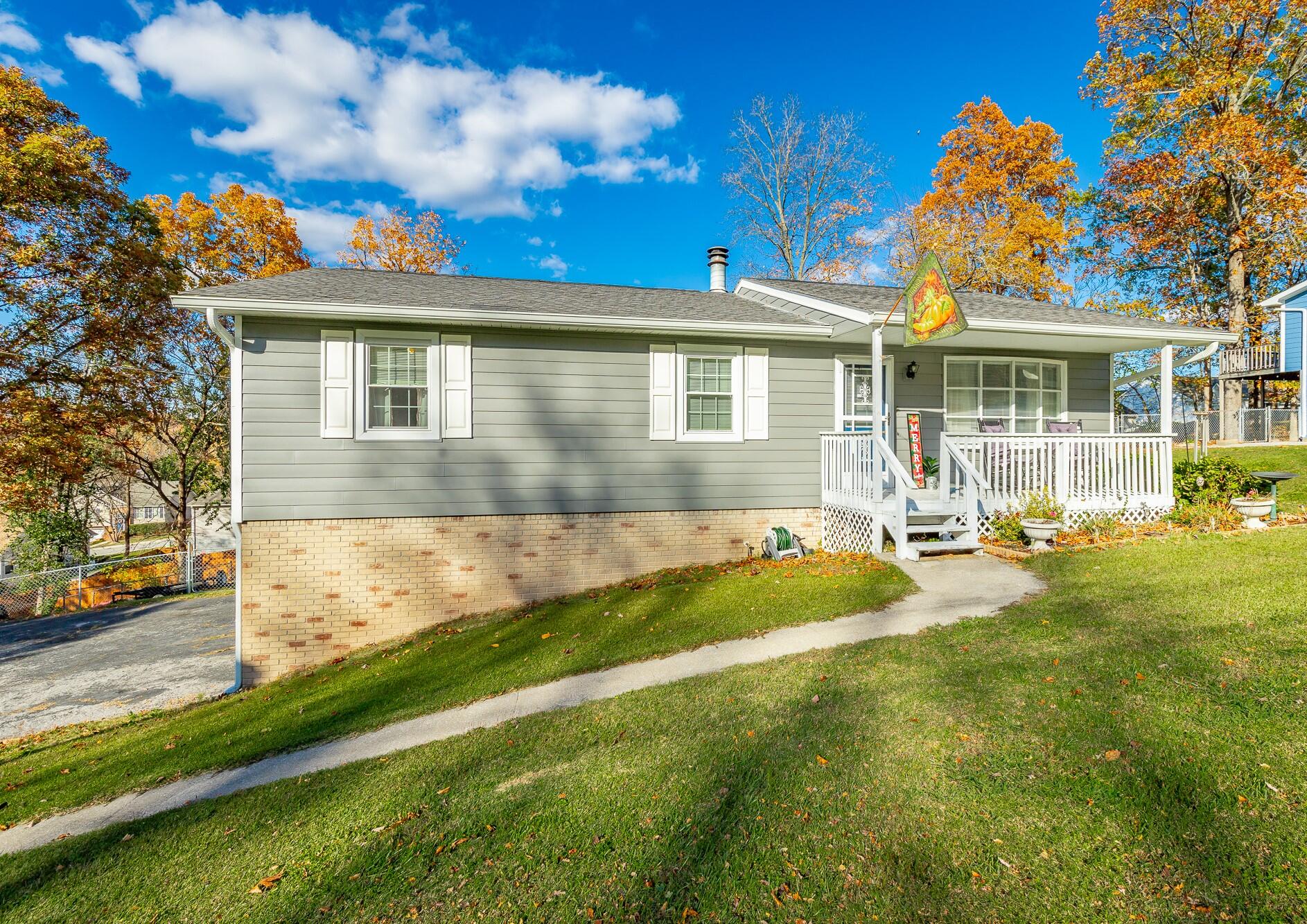 207 Smoketree Circle