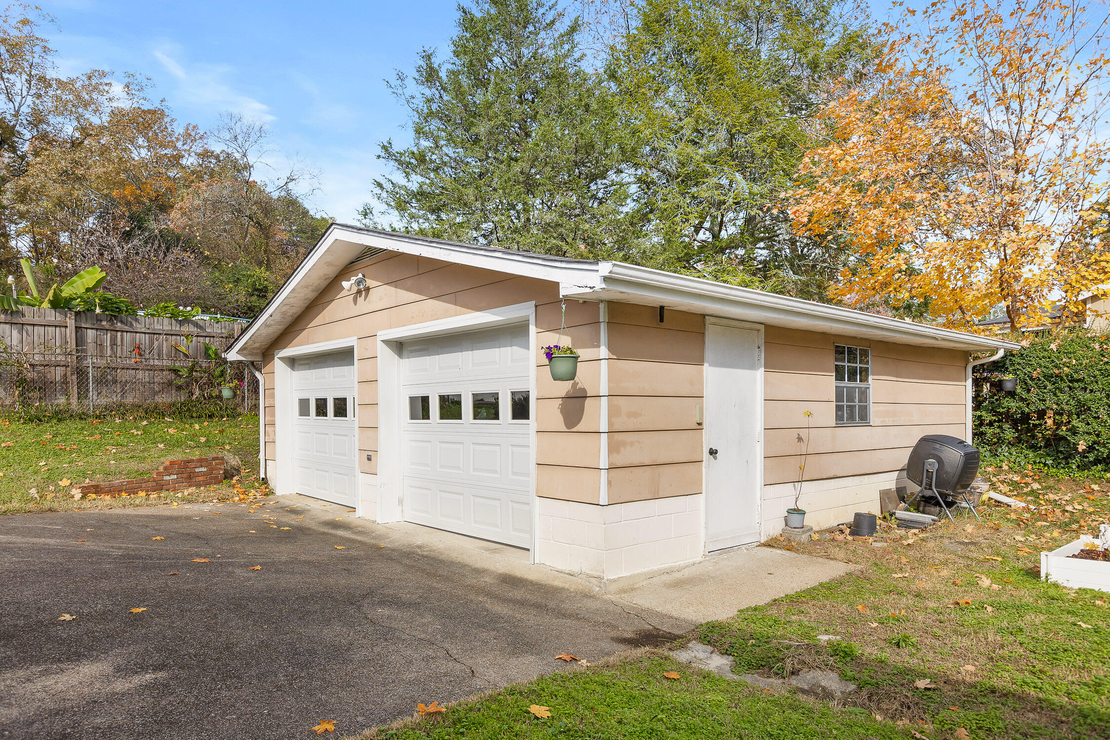 4207 Howell Road