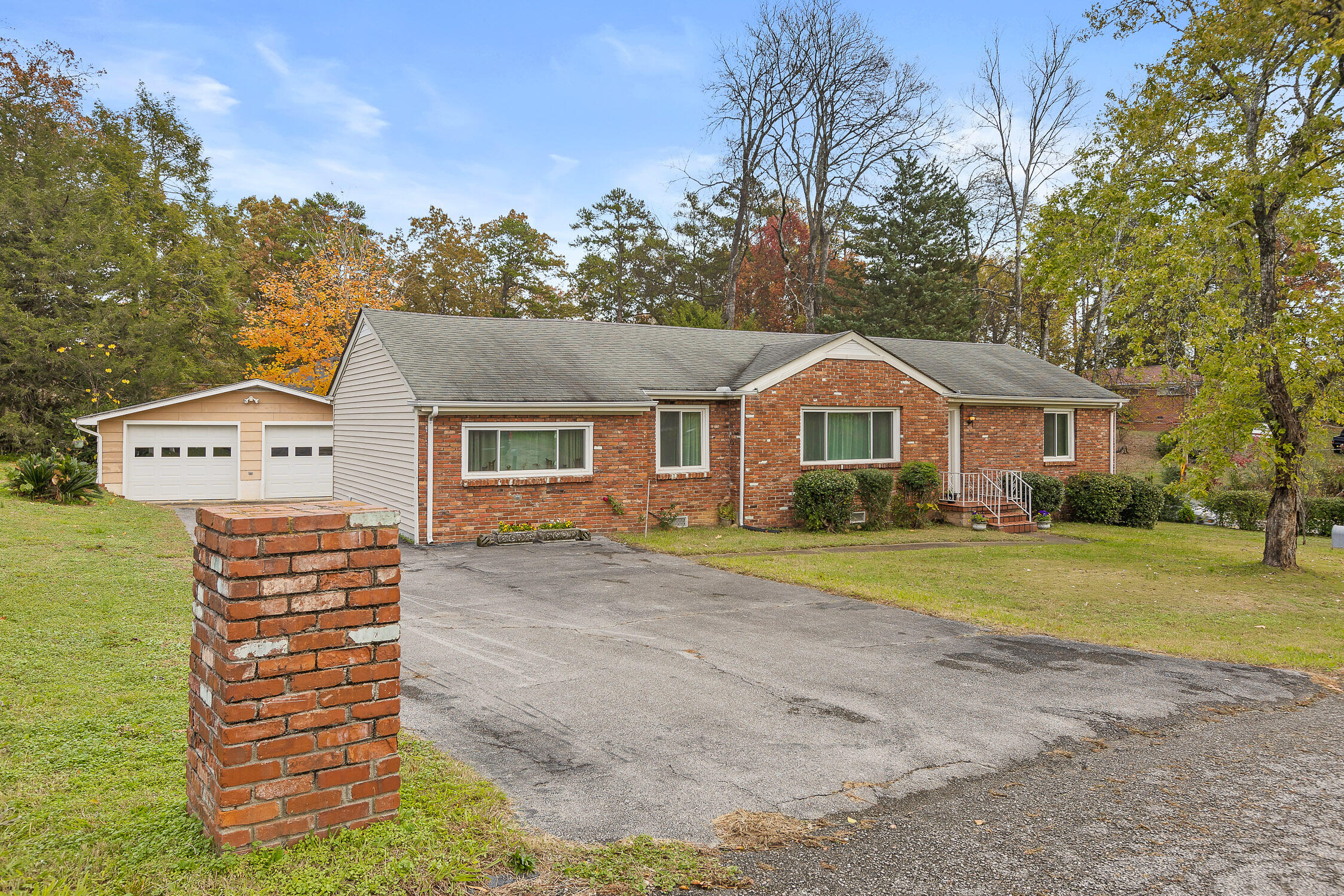 4207 Howell Road