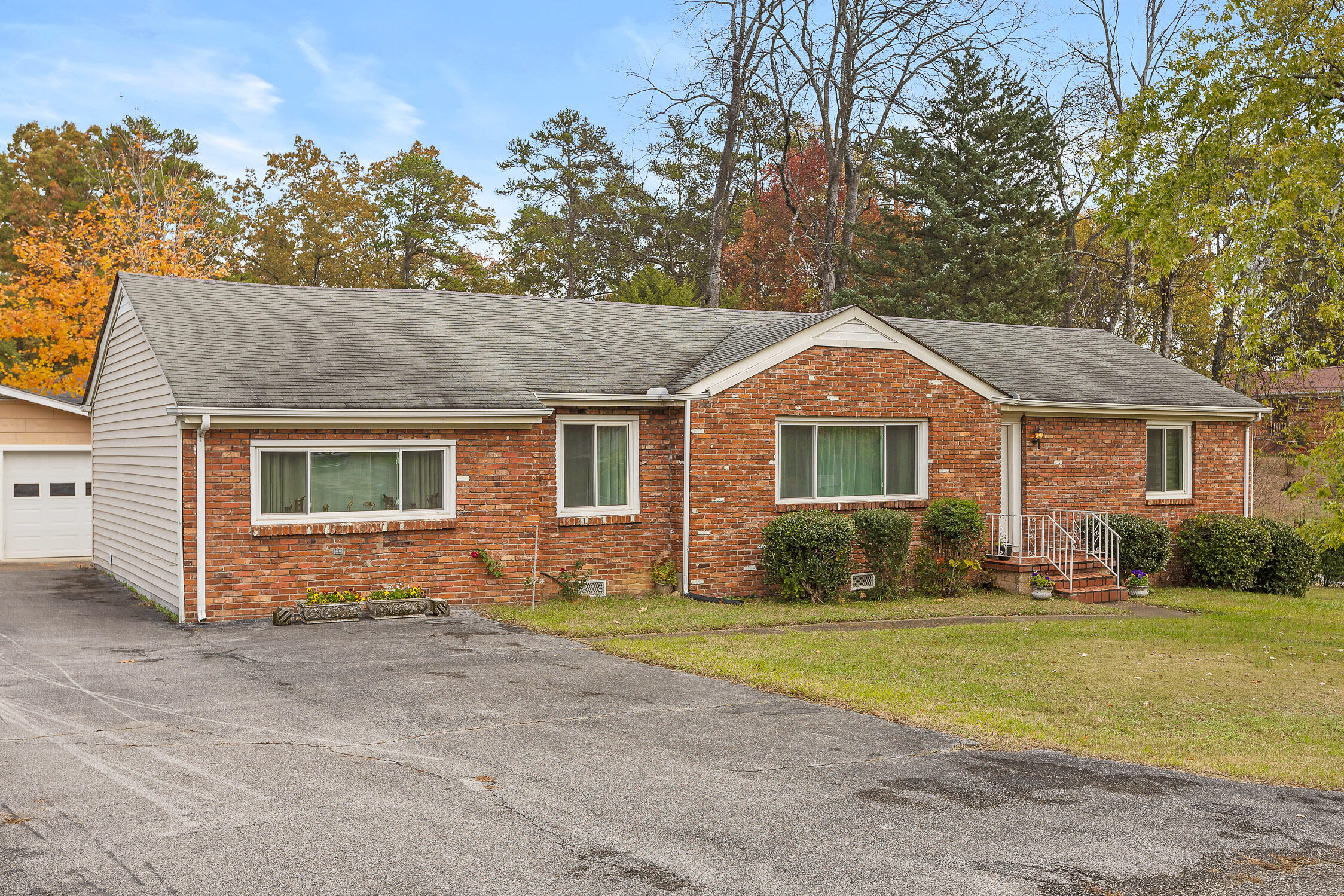 4207 Howell Road
