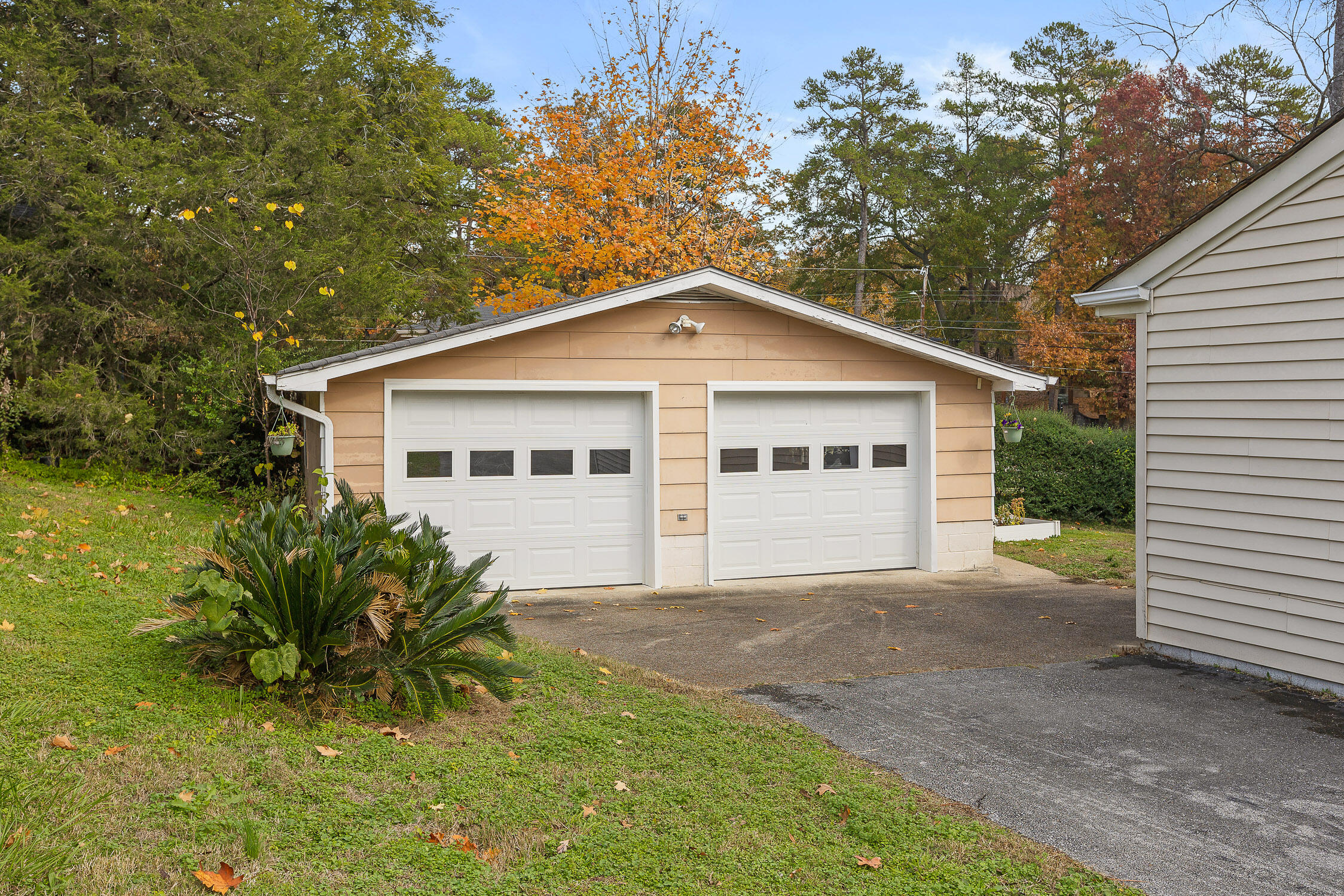 4207 Howell Road