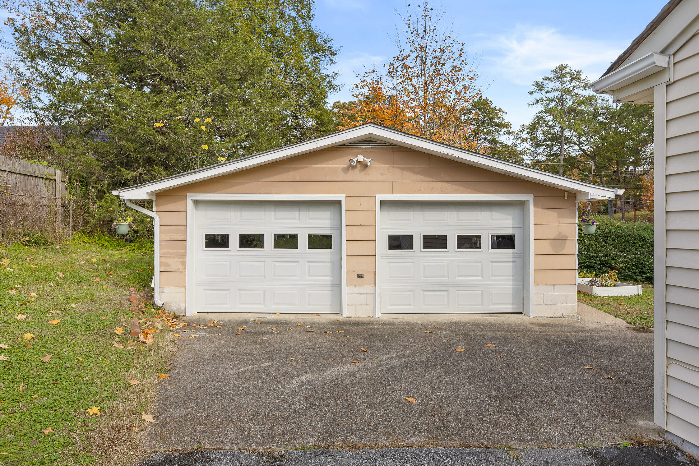 4207 Howell Road