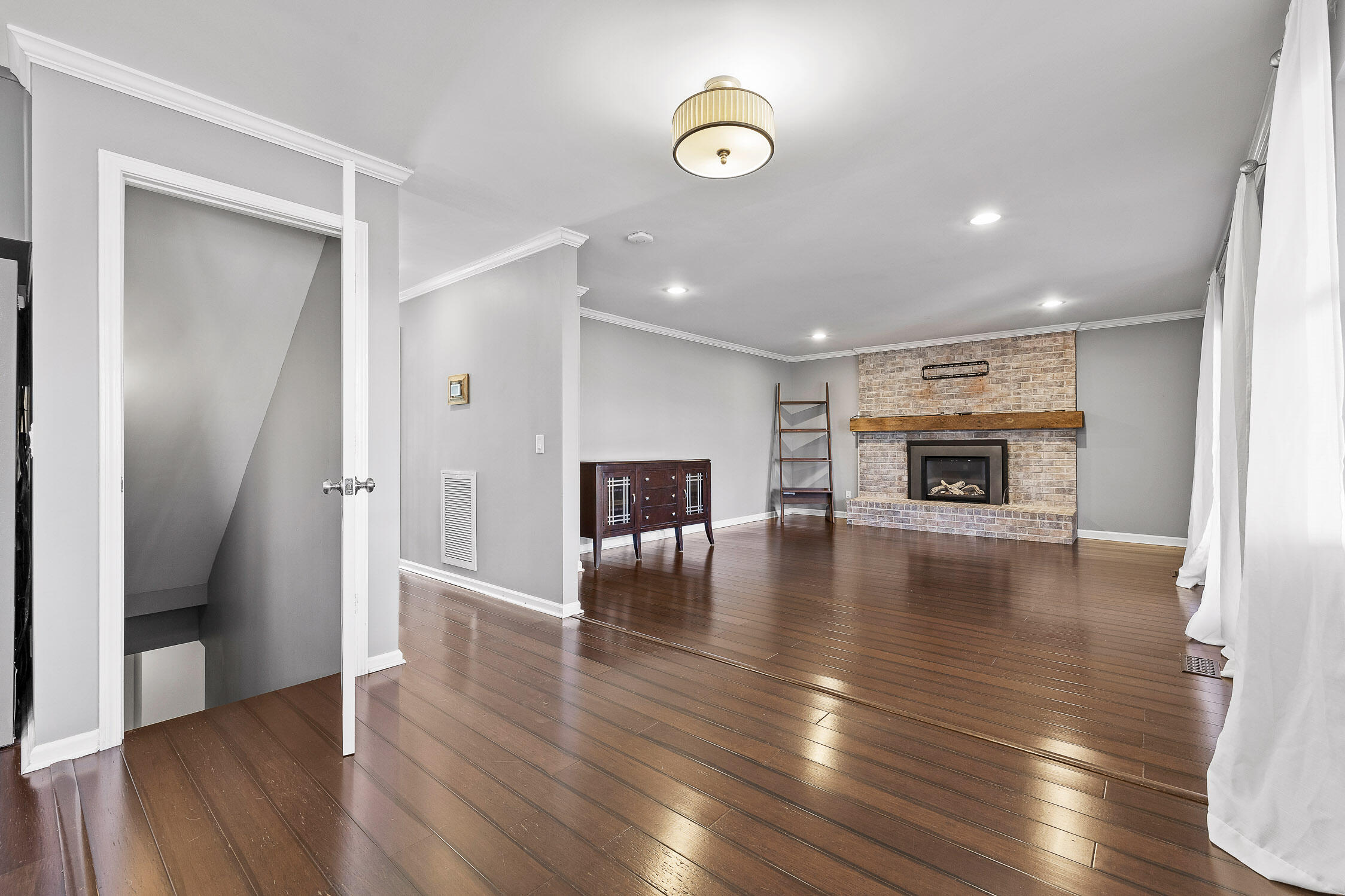 822 Stone Crest Circle