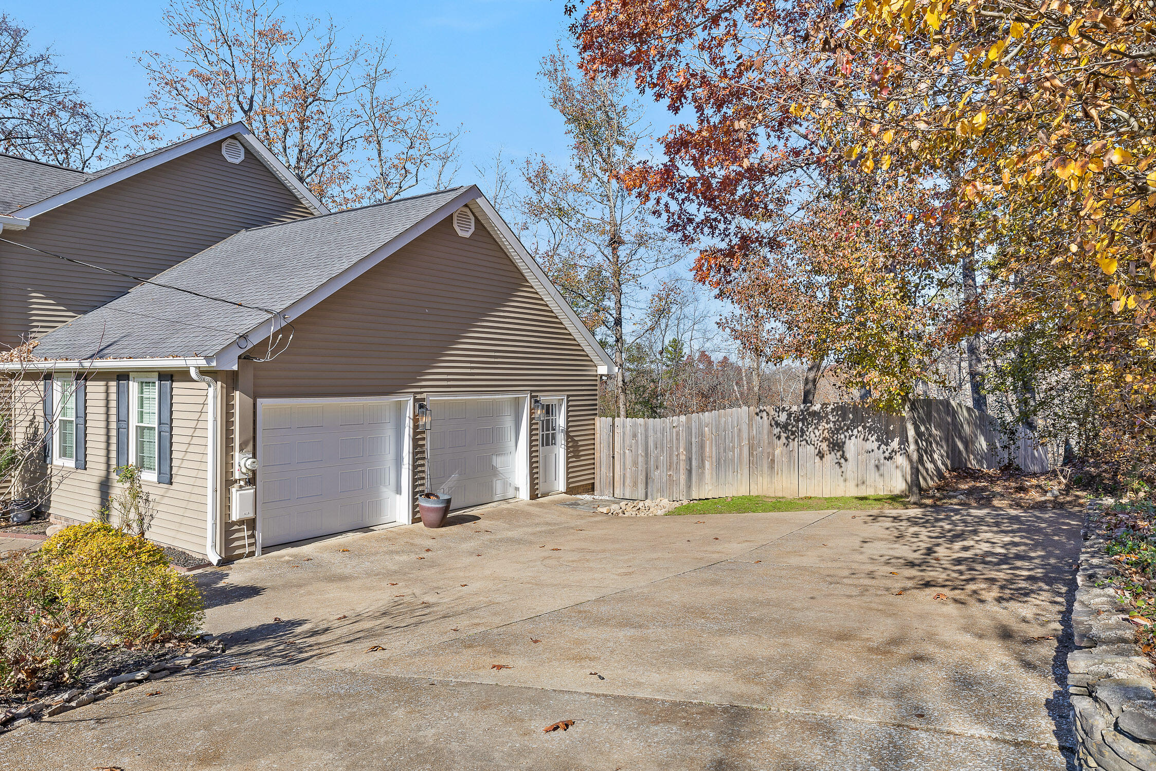 822 Stone Crest Circle