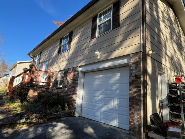 6606 Hillbrook Lane