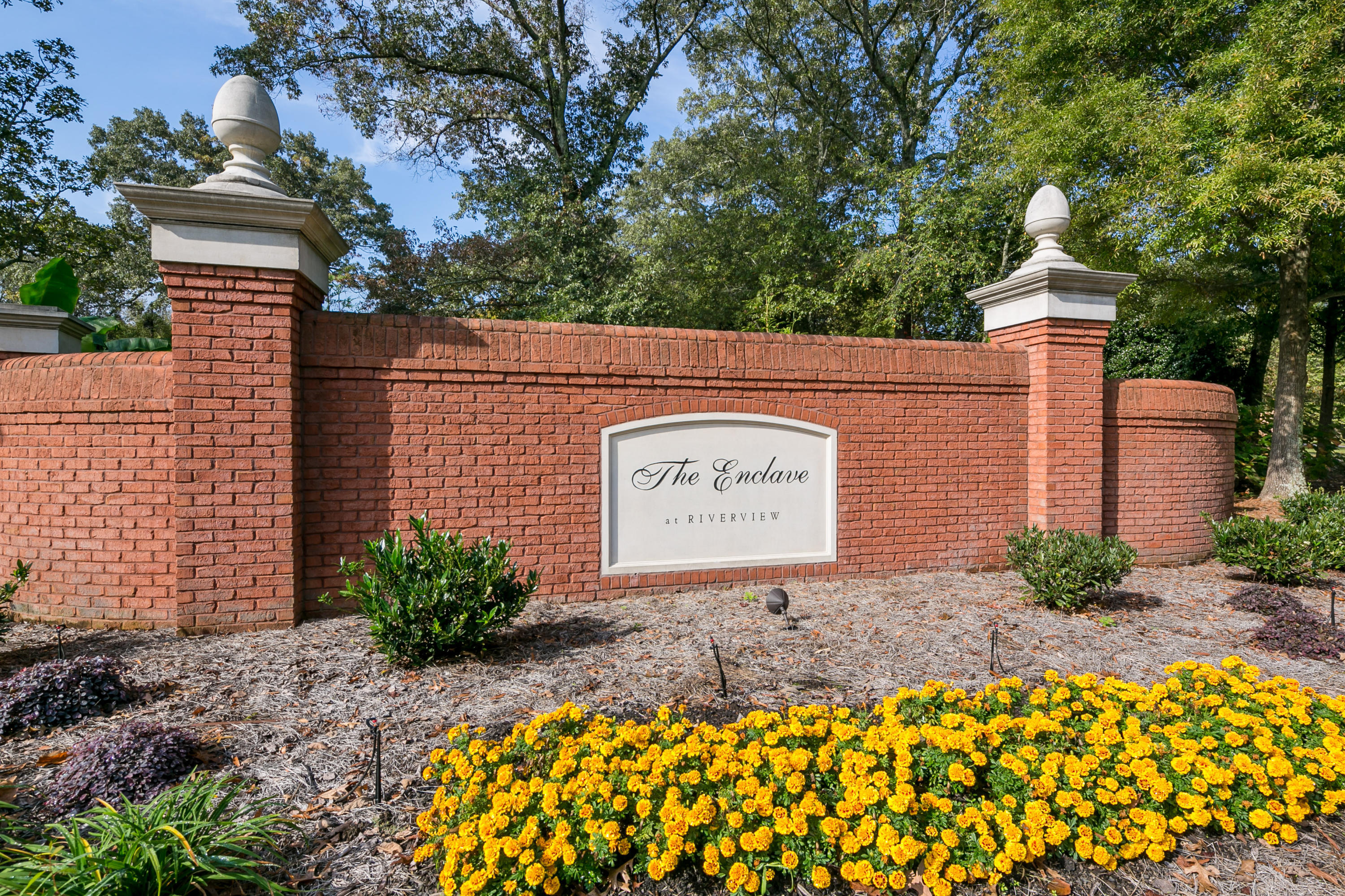 3298 Reflecting Drive