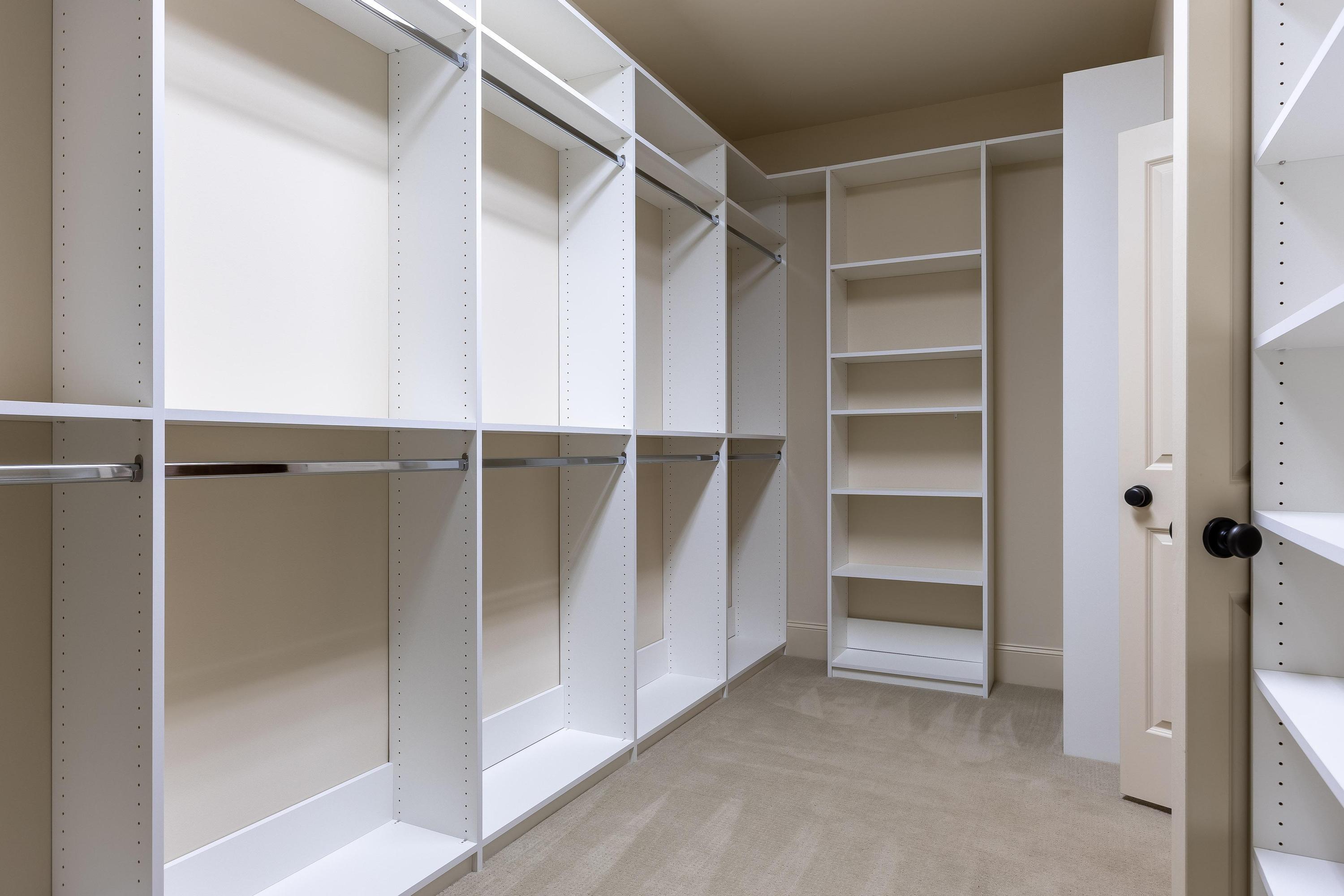 3298 Reflecting Drive