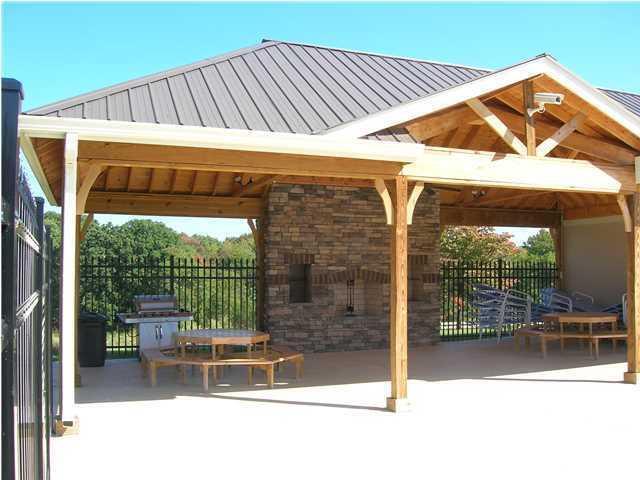 3298 Reflecting Drive