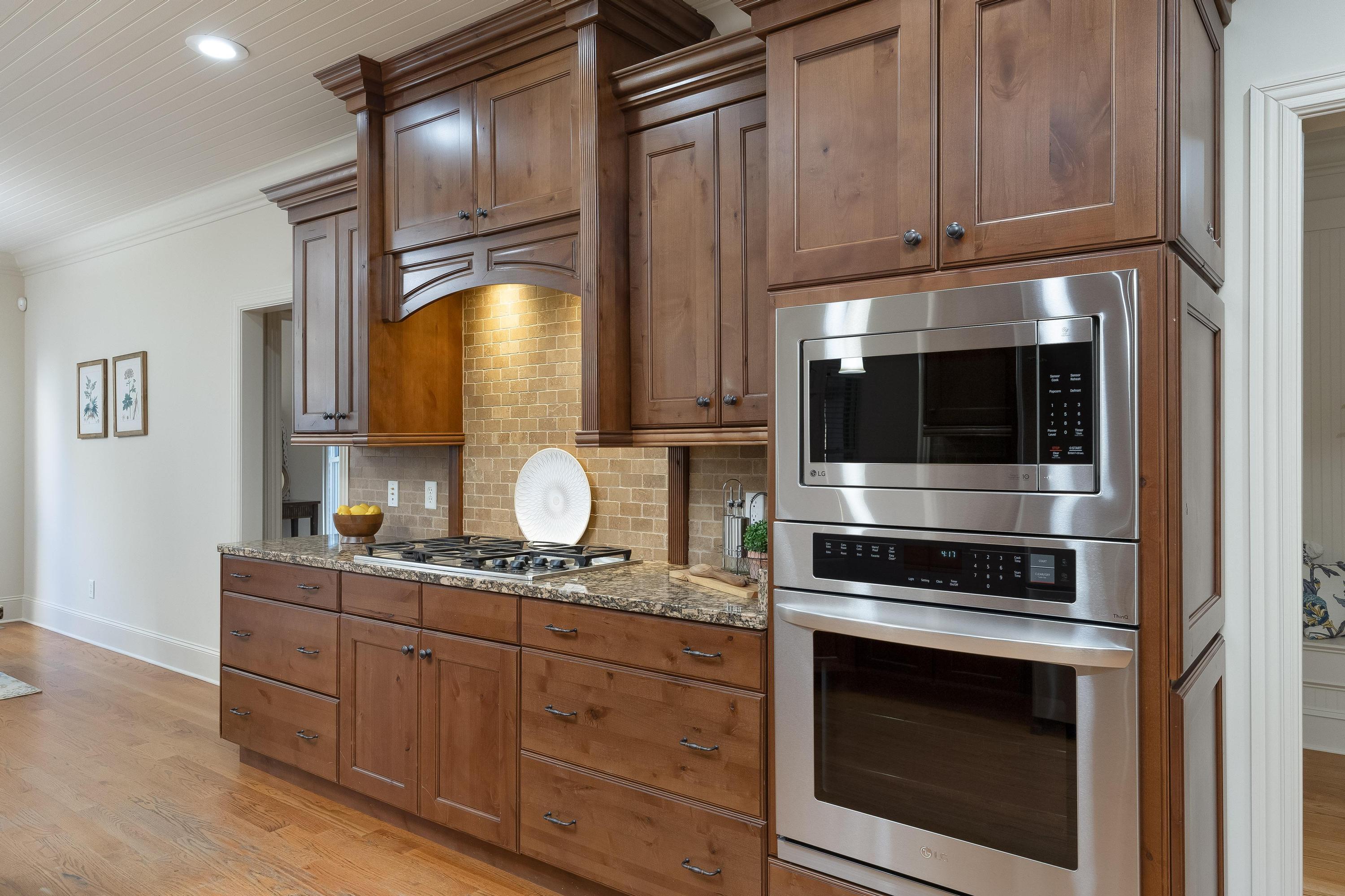 3298 Reflecting Drive