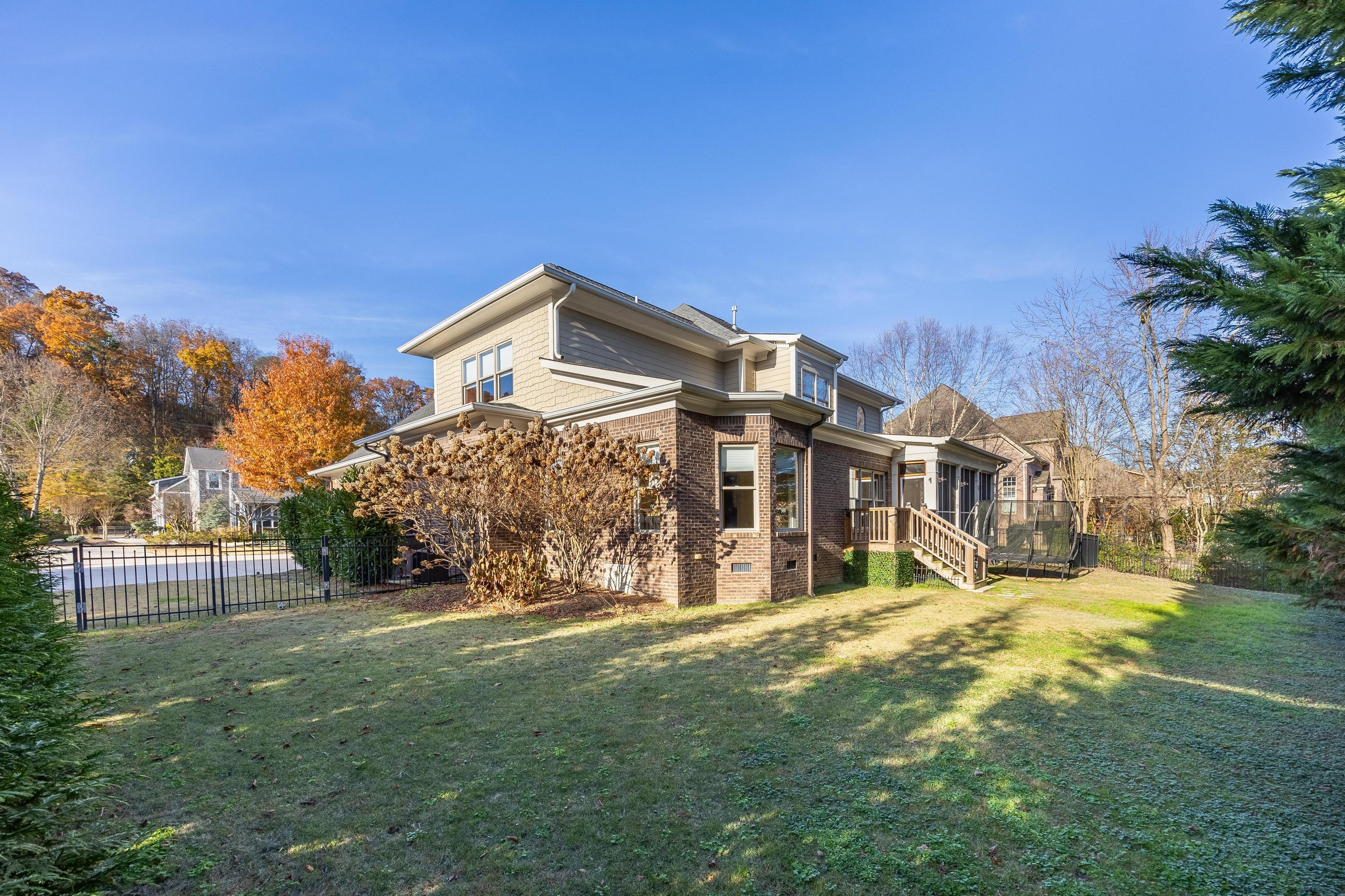 3298 Reflecting Drive