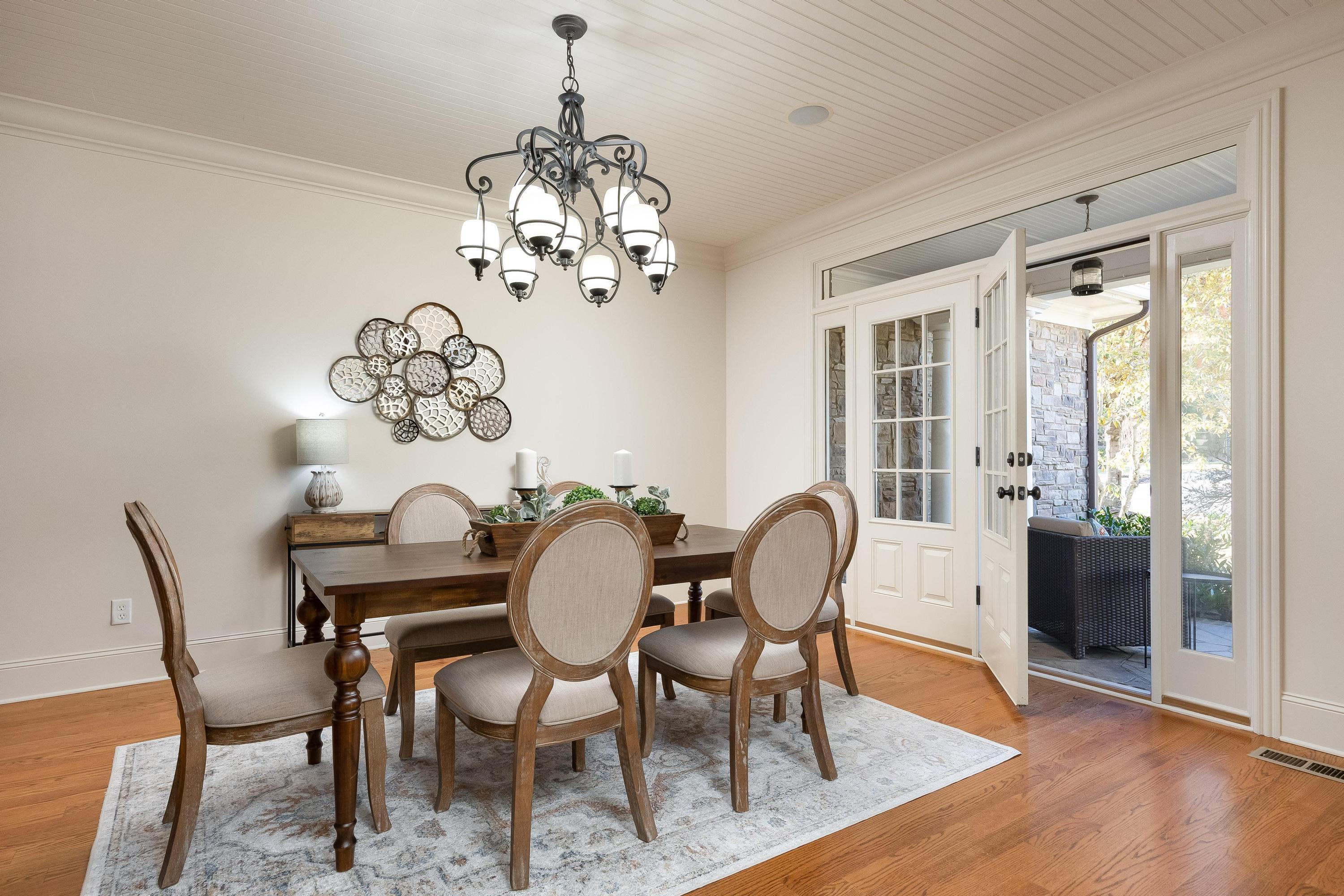 3298 Reflecting Drive