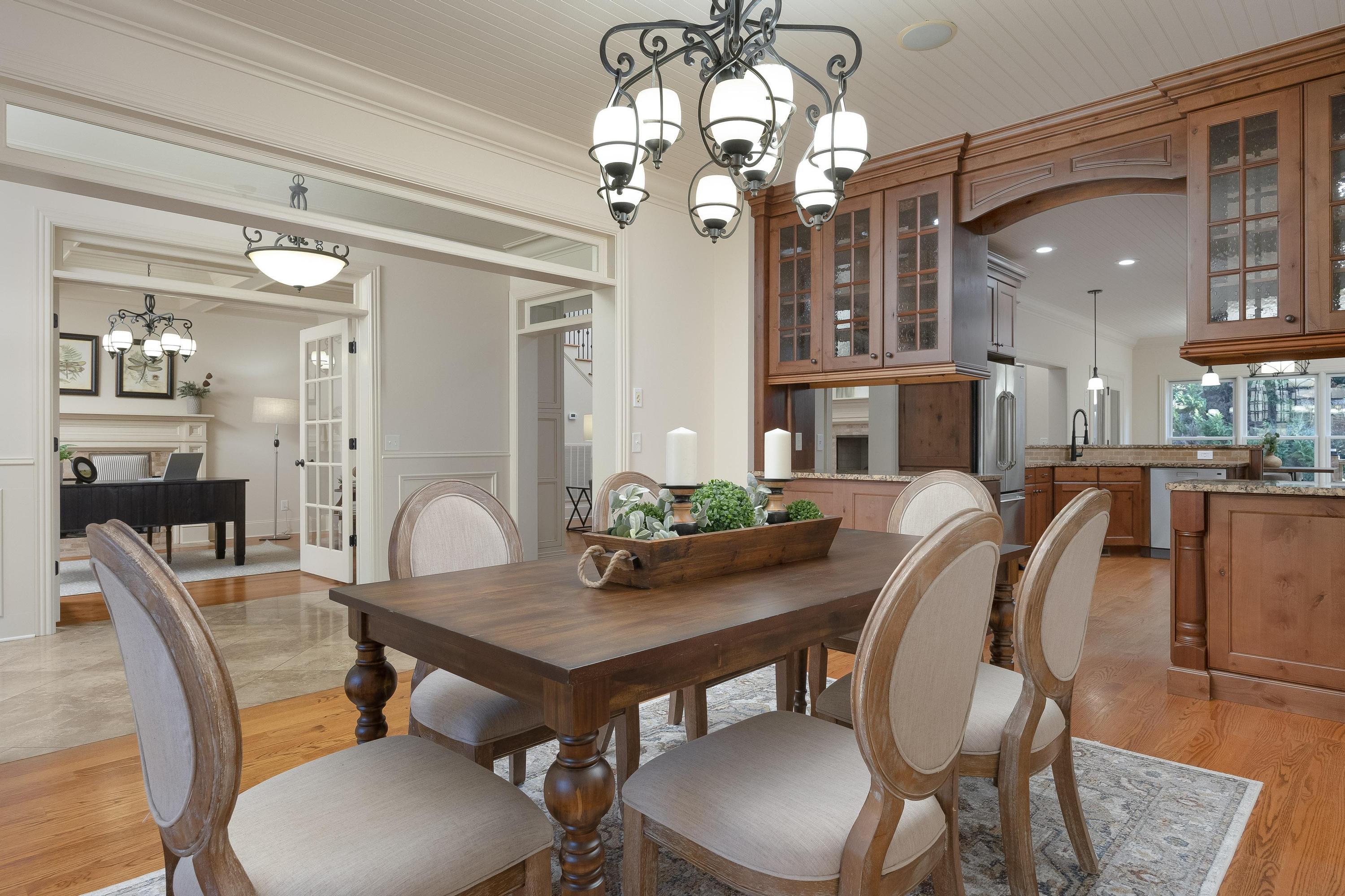 3298 Reflecting Drive