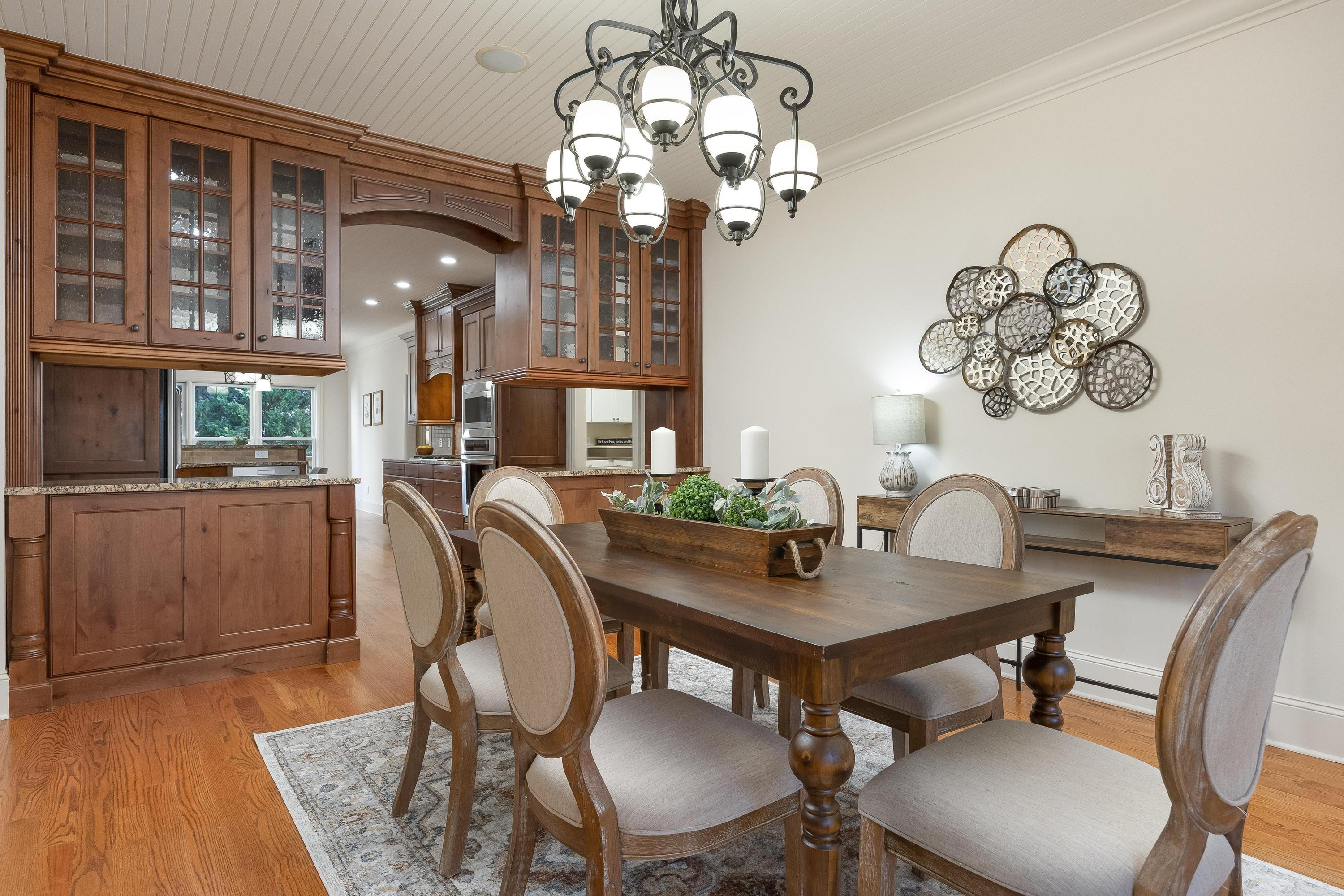 3298 Reflecting Drive