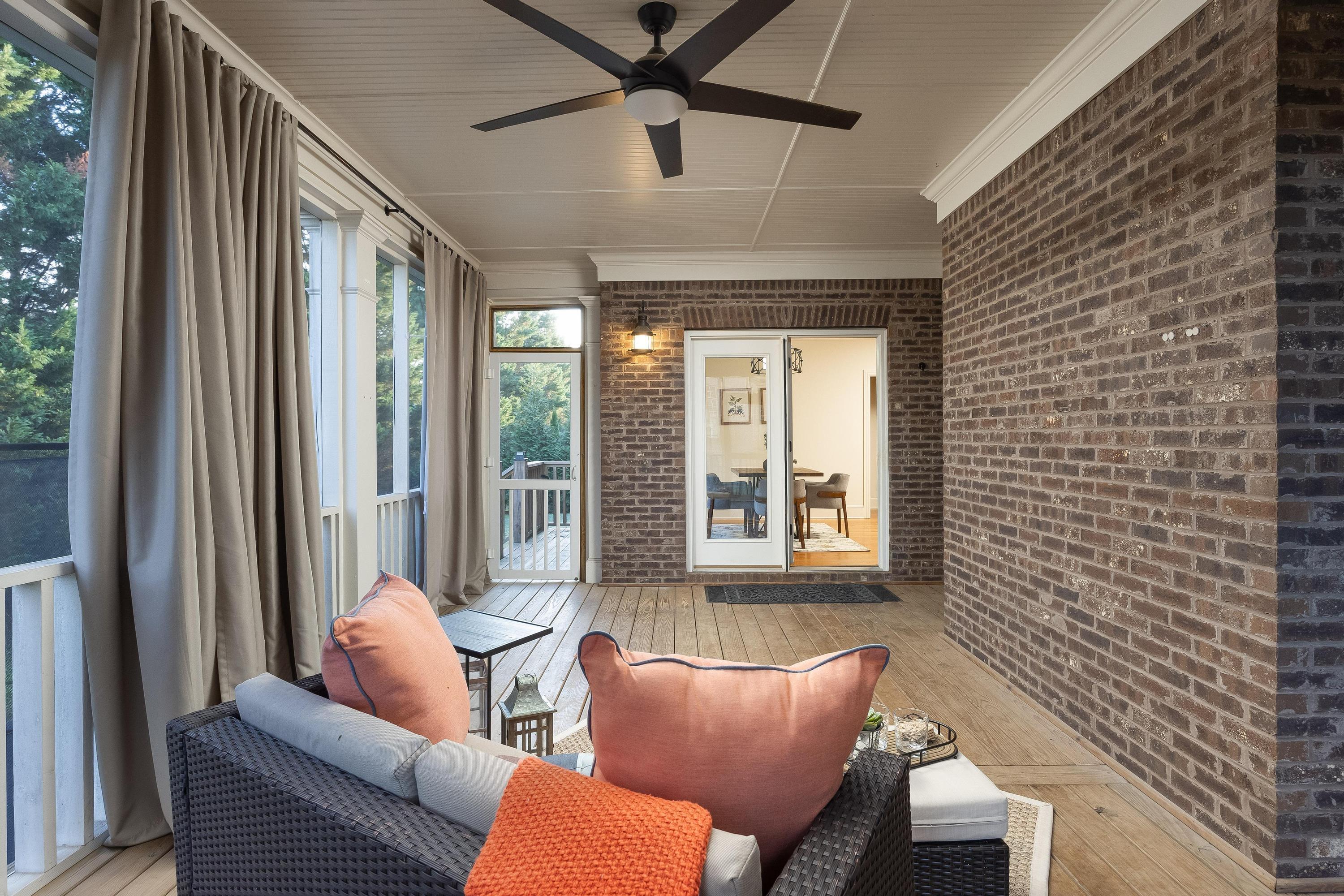 3298 Reflecting Drive