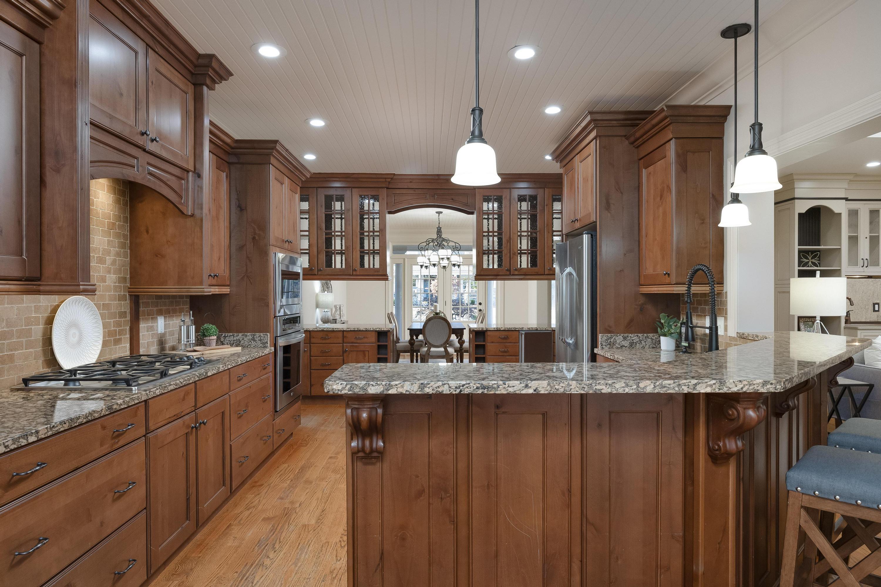 3298 Reflecting Drive